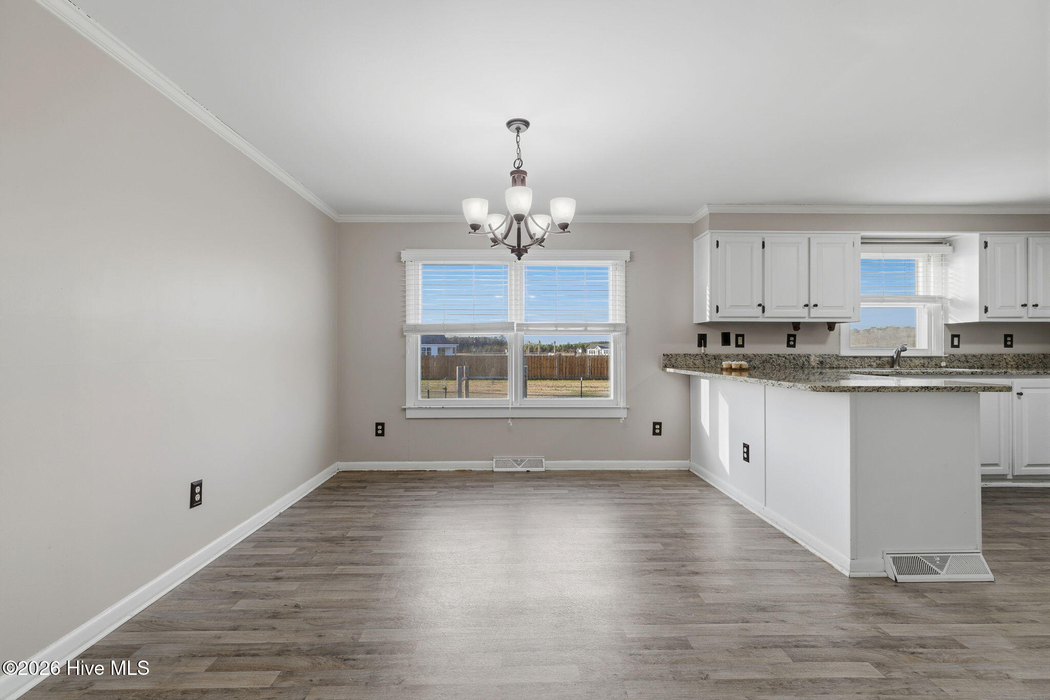 100554589 | Photo 10