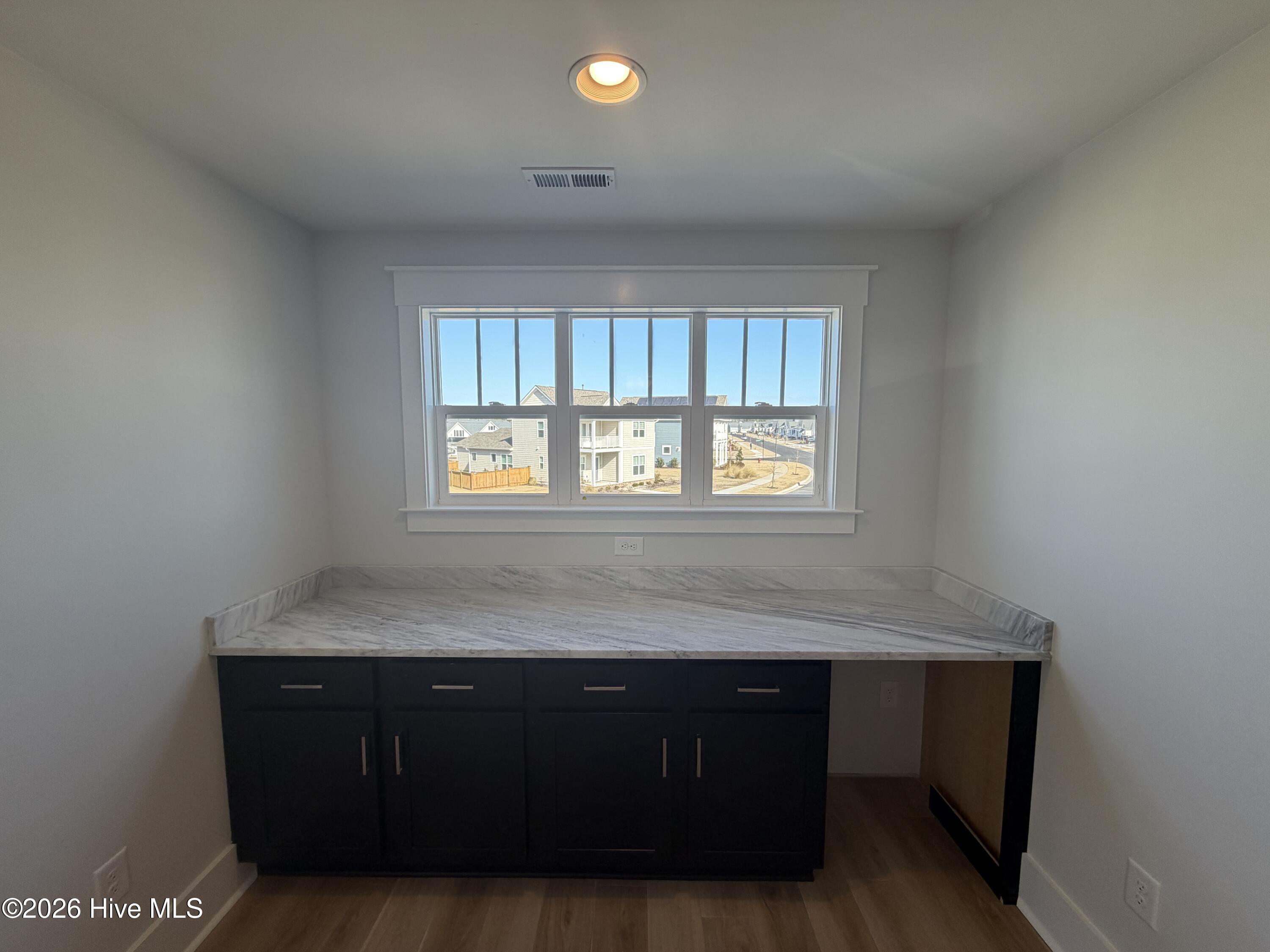 100532147 | Photo 34