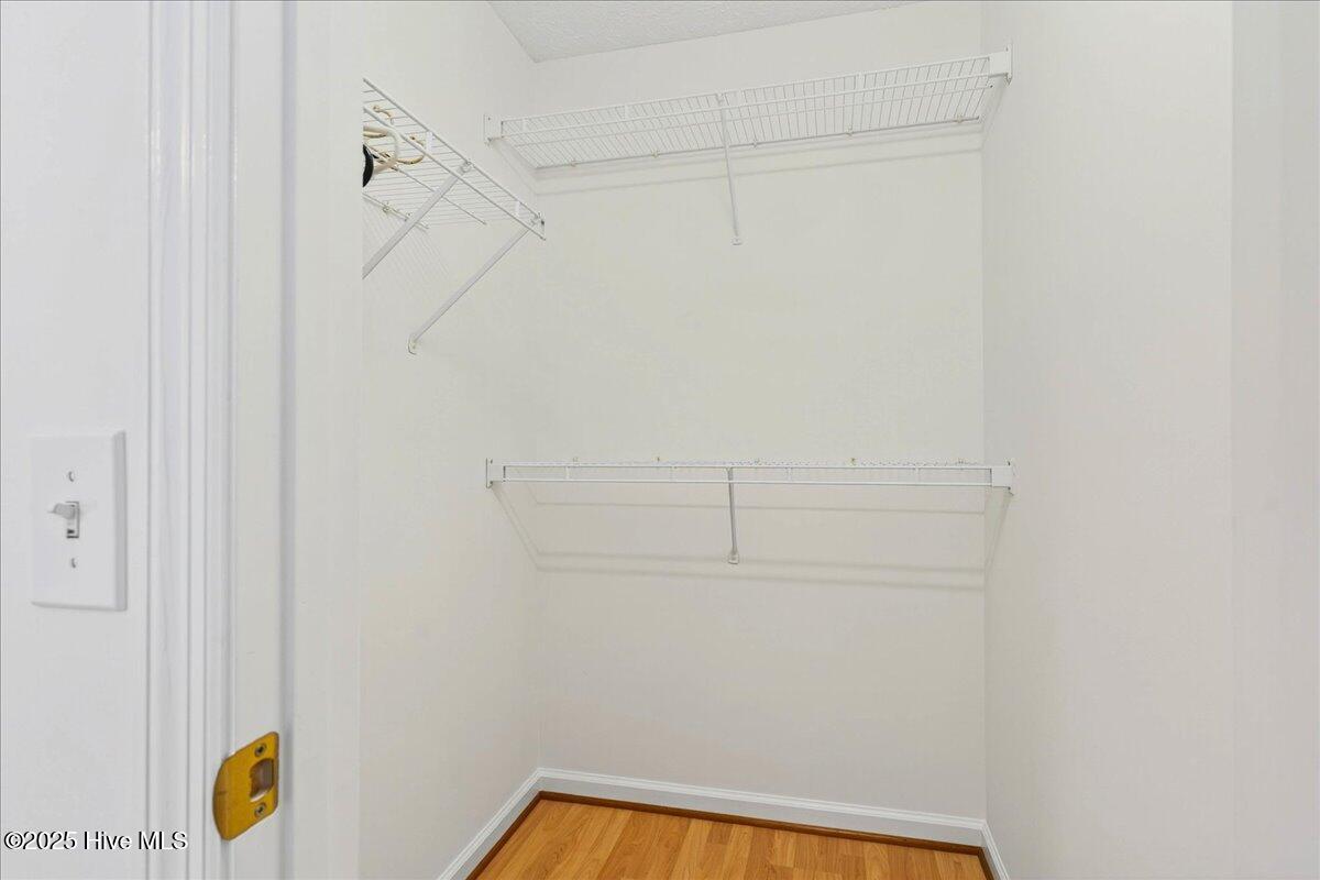 100531287 | Photo 35