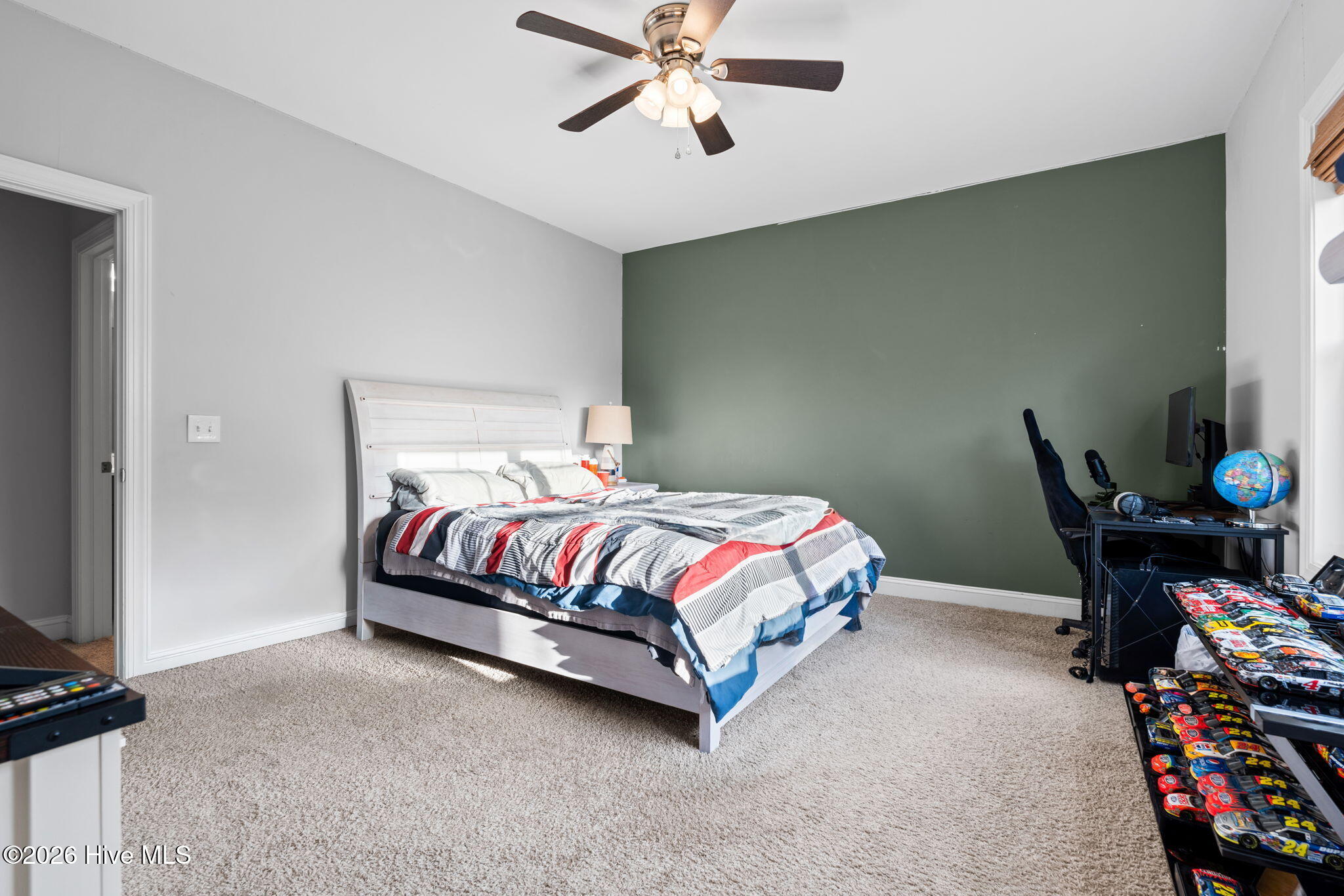 100564954 | Photo 33