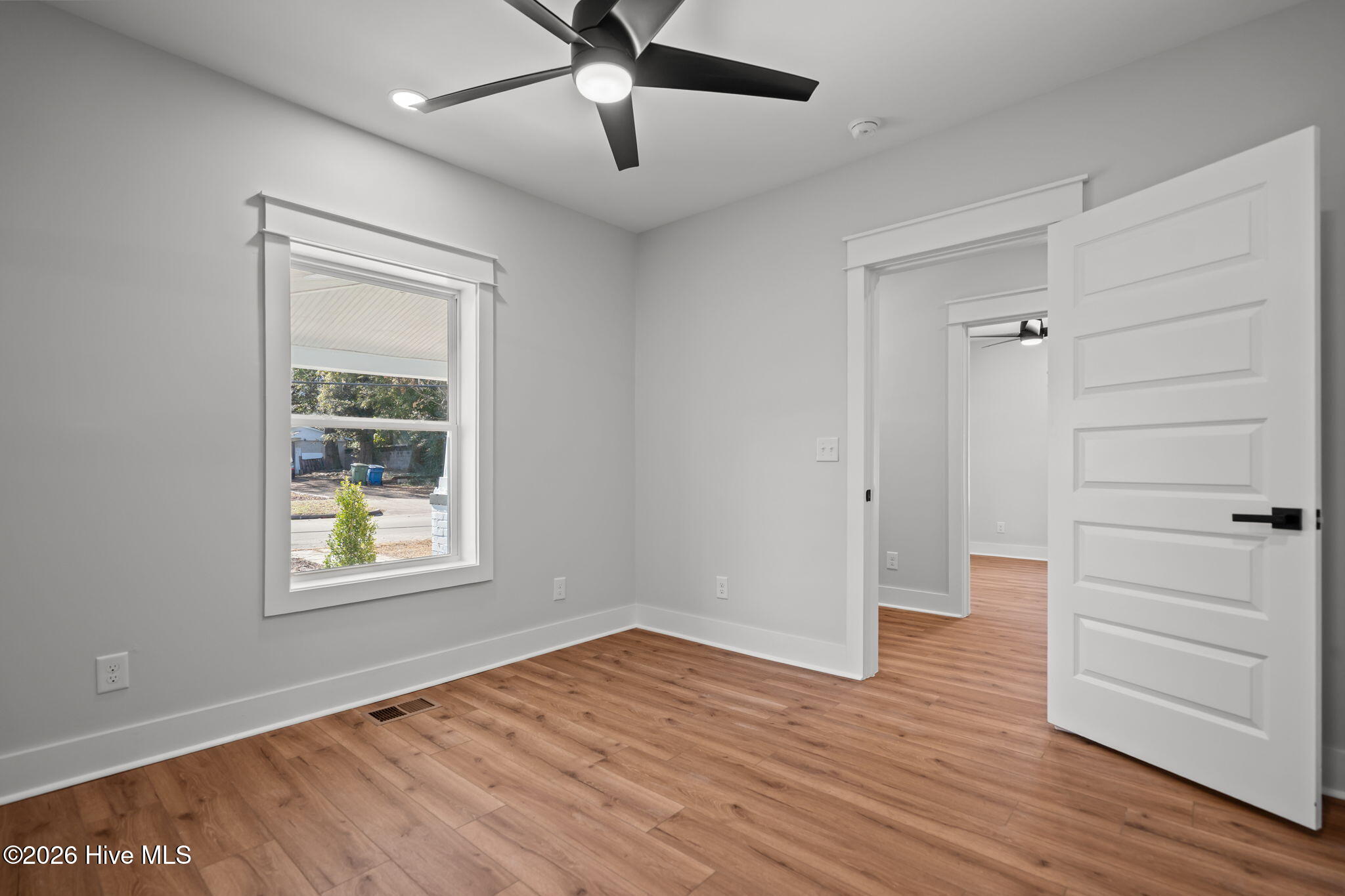 100550651 | Photo 37