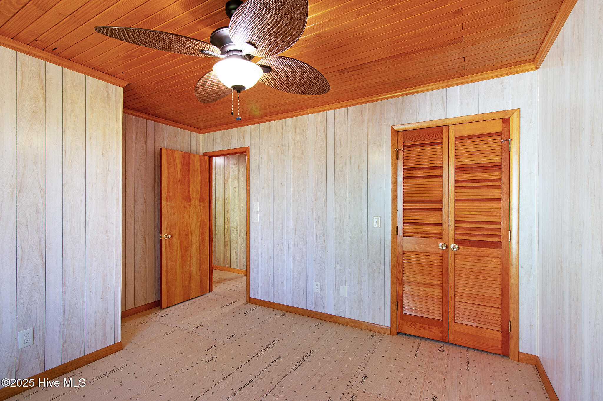 100535334 | Photo 29