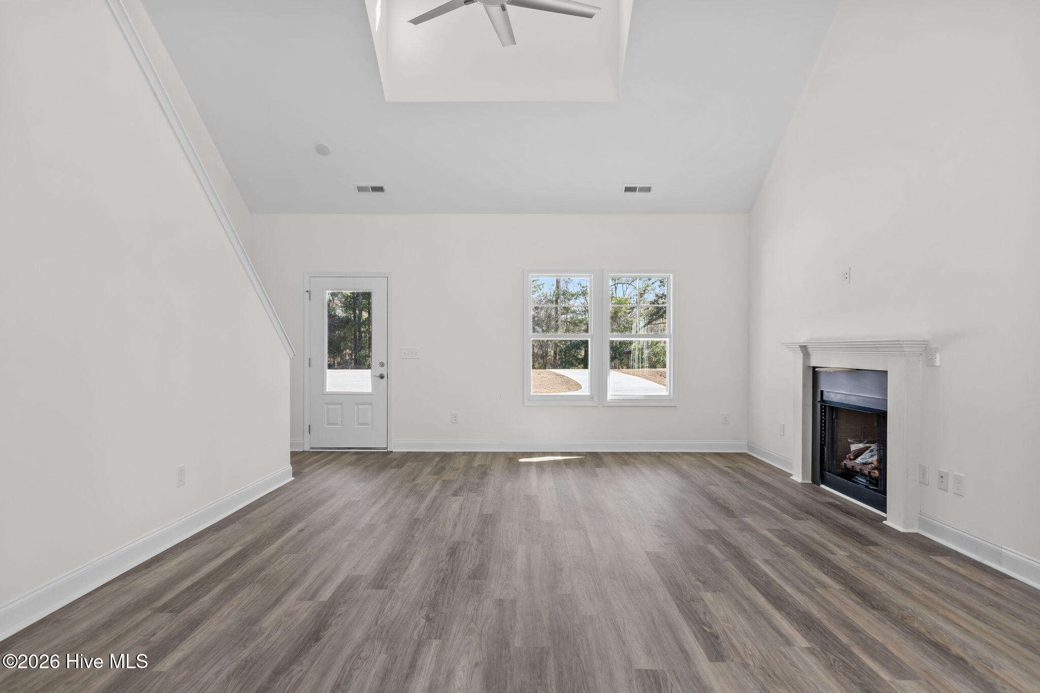 100528702 | Photo 11