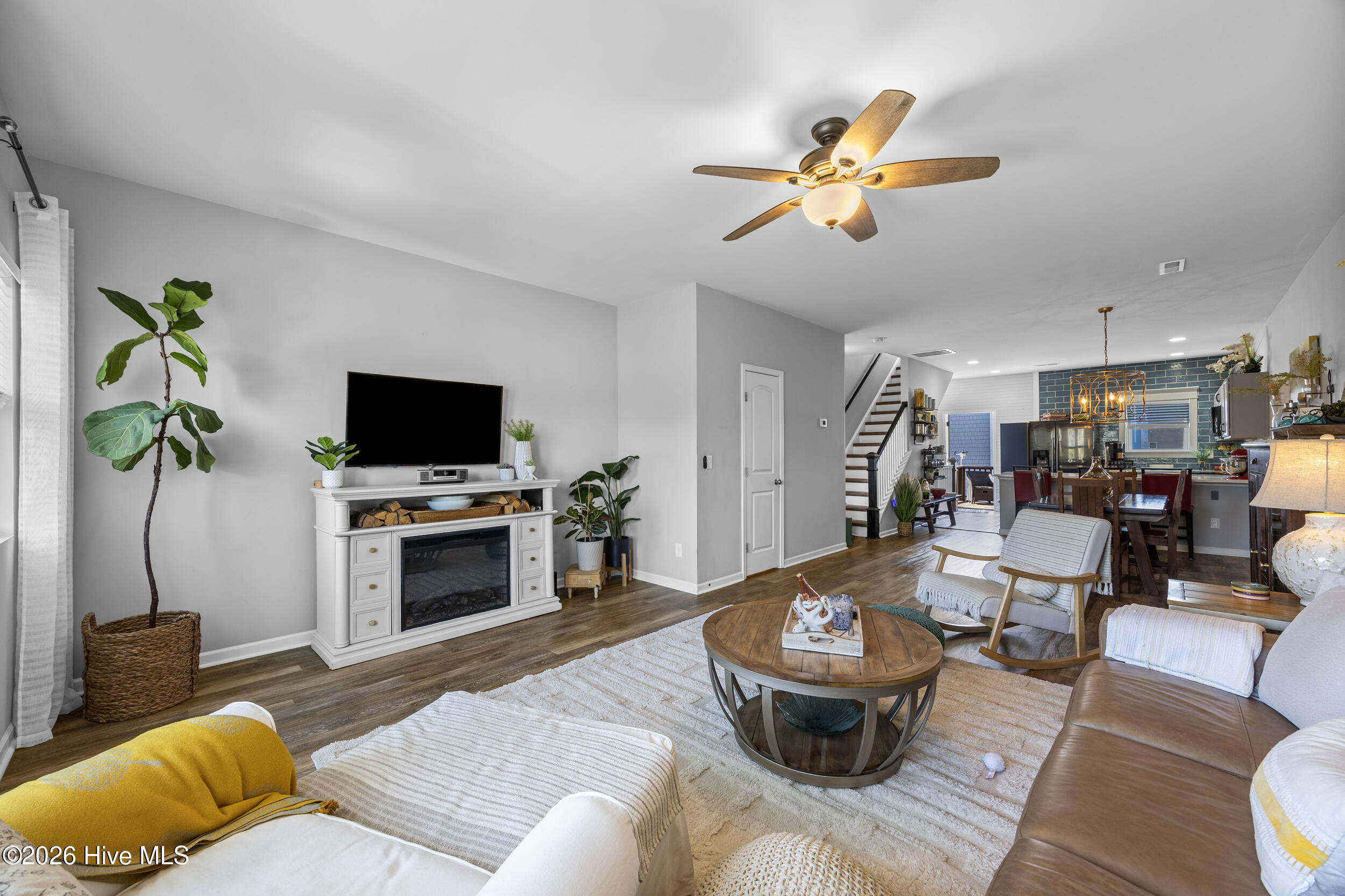 100559888 | Photo 16