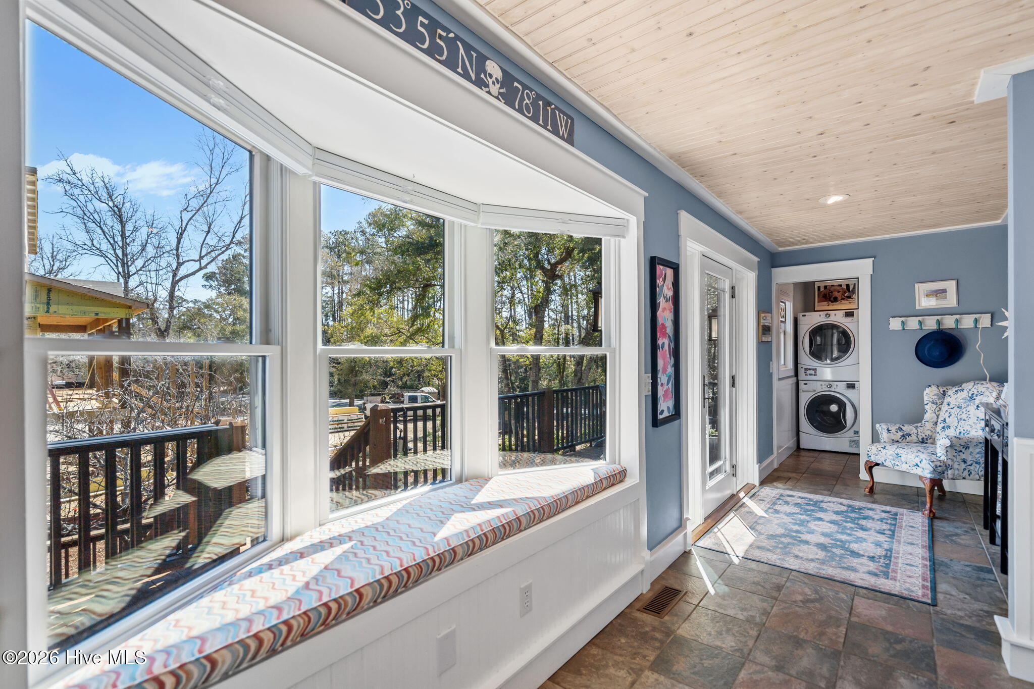 100555444 | Photo 25