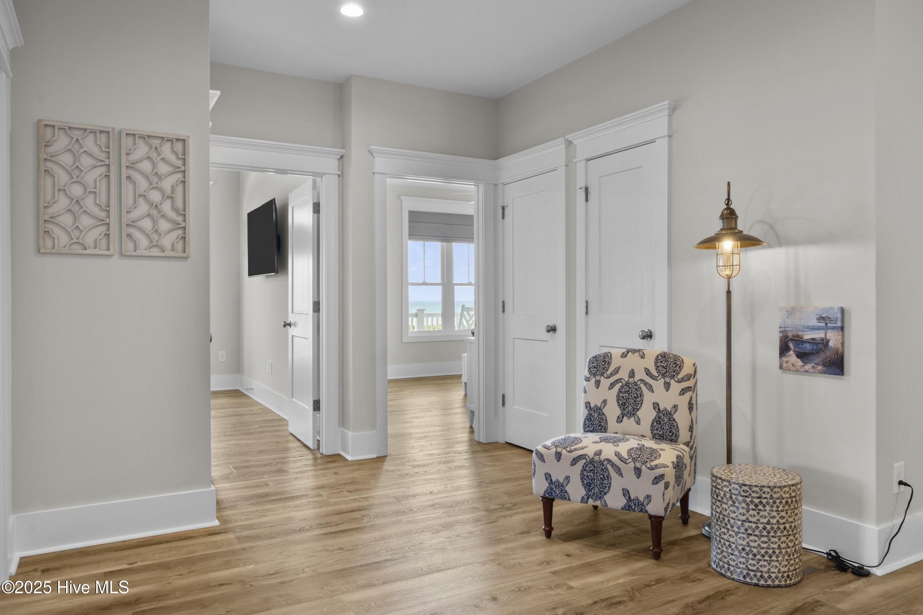 100510701 | Photo 44