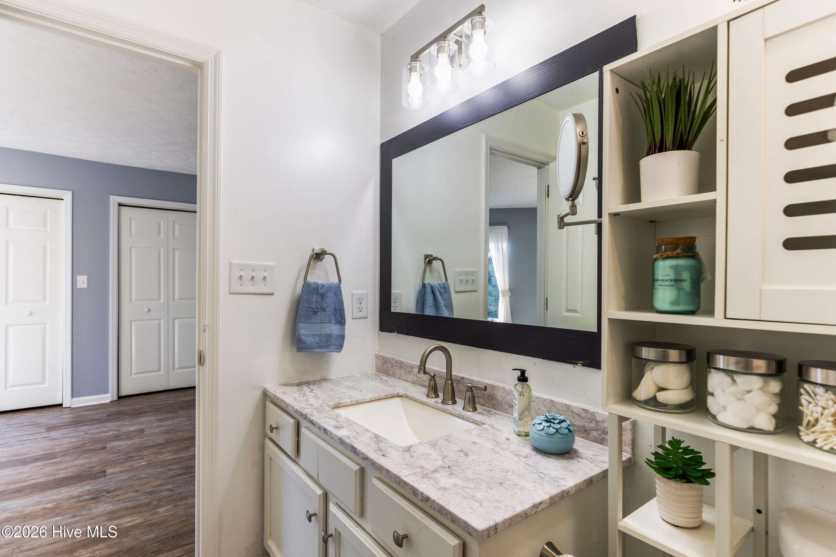 100549881 | Photo 27