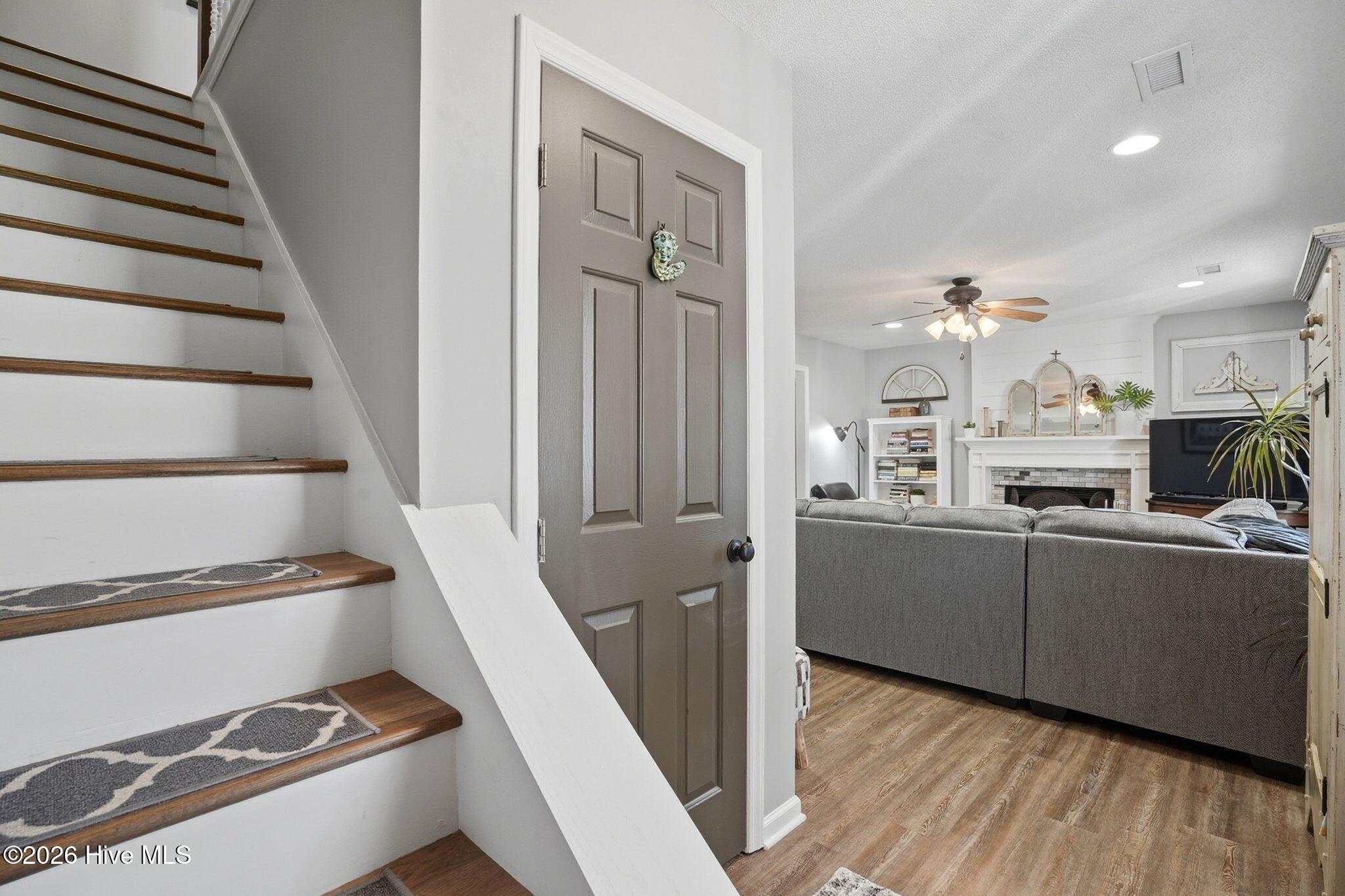 100557423 | Photo 12