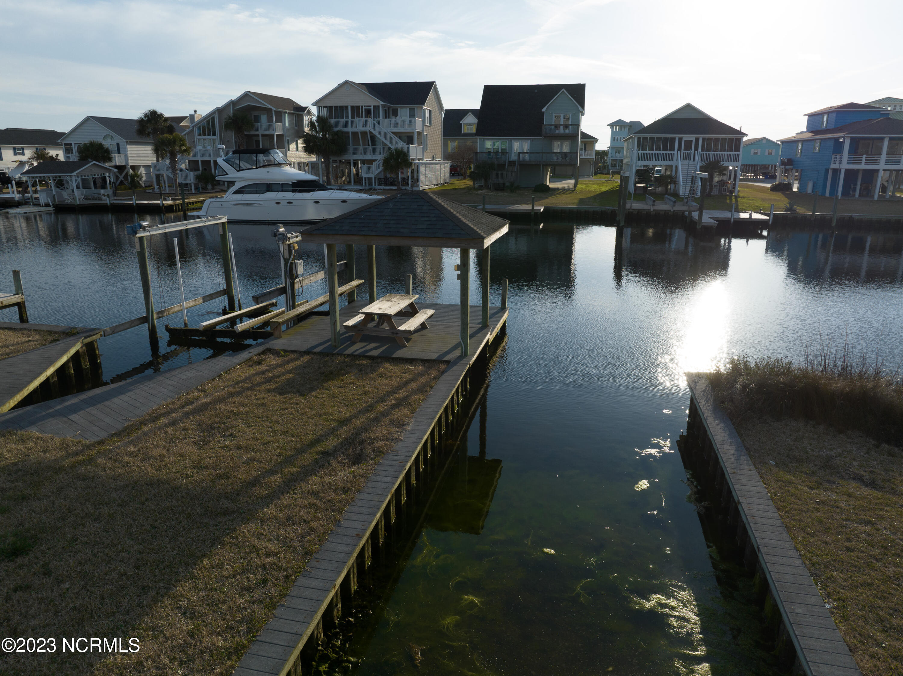 100525018 | Photo 32