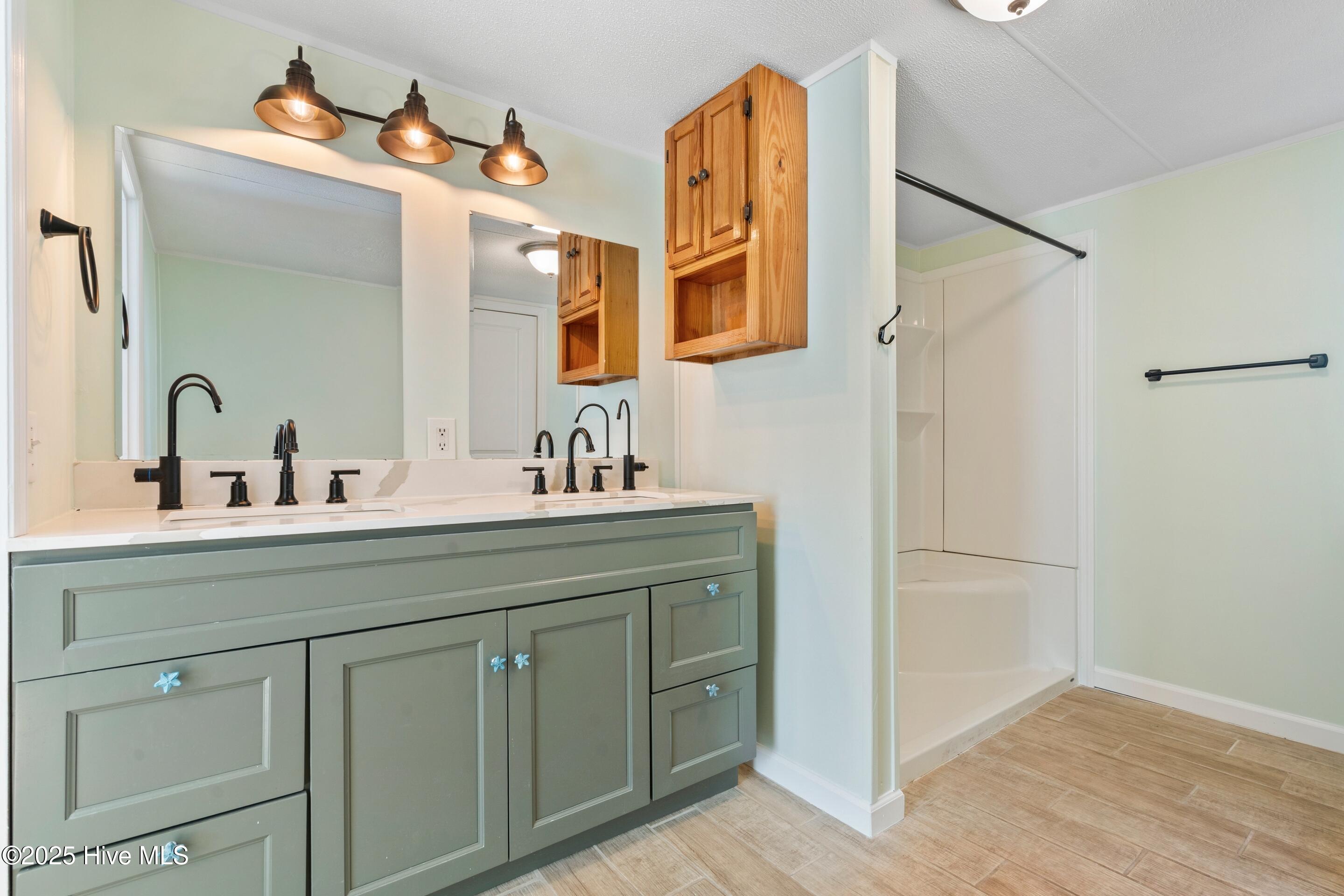 100546420 | Photo 23