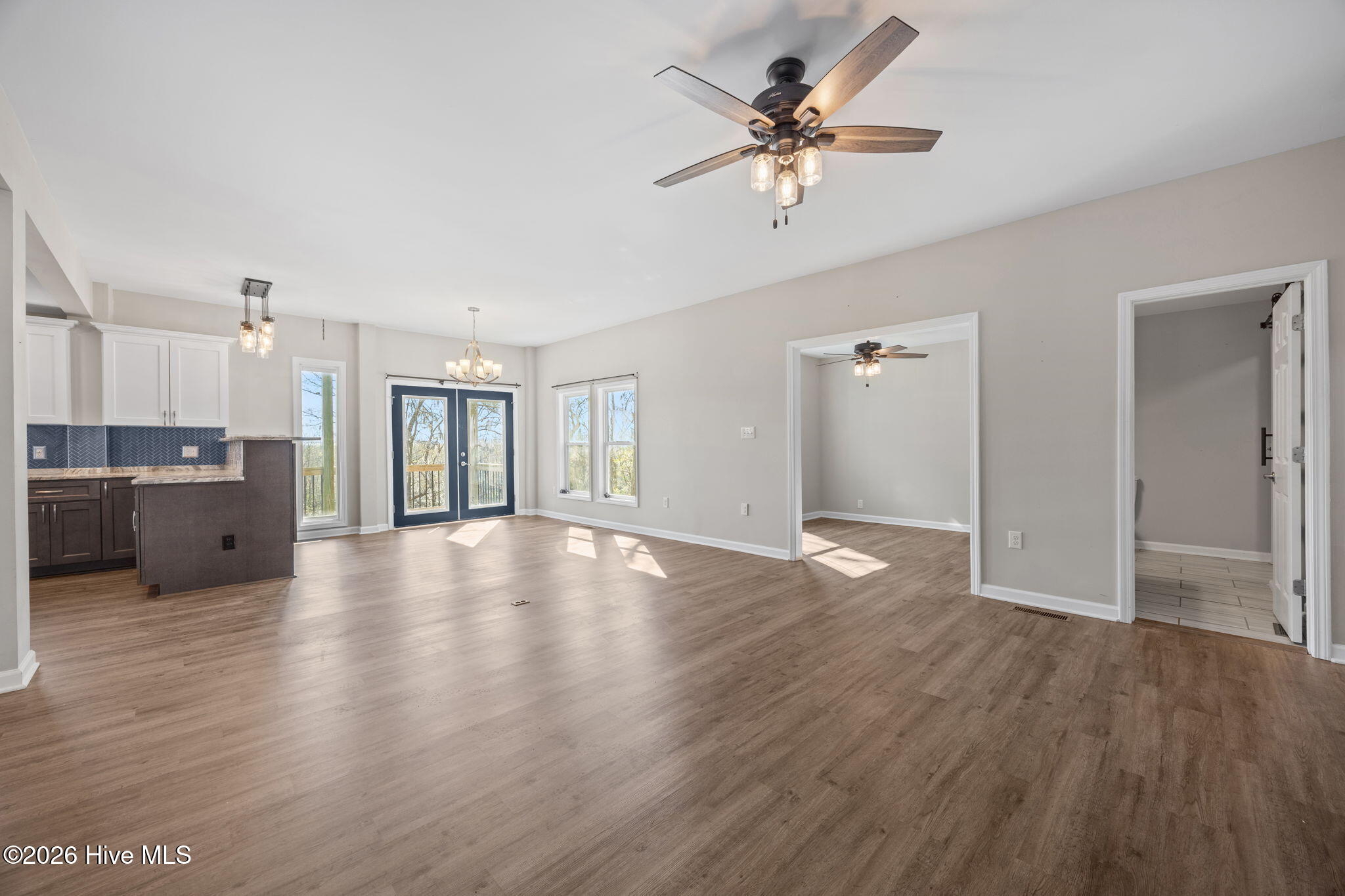 100562529 | Photo 10