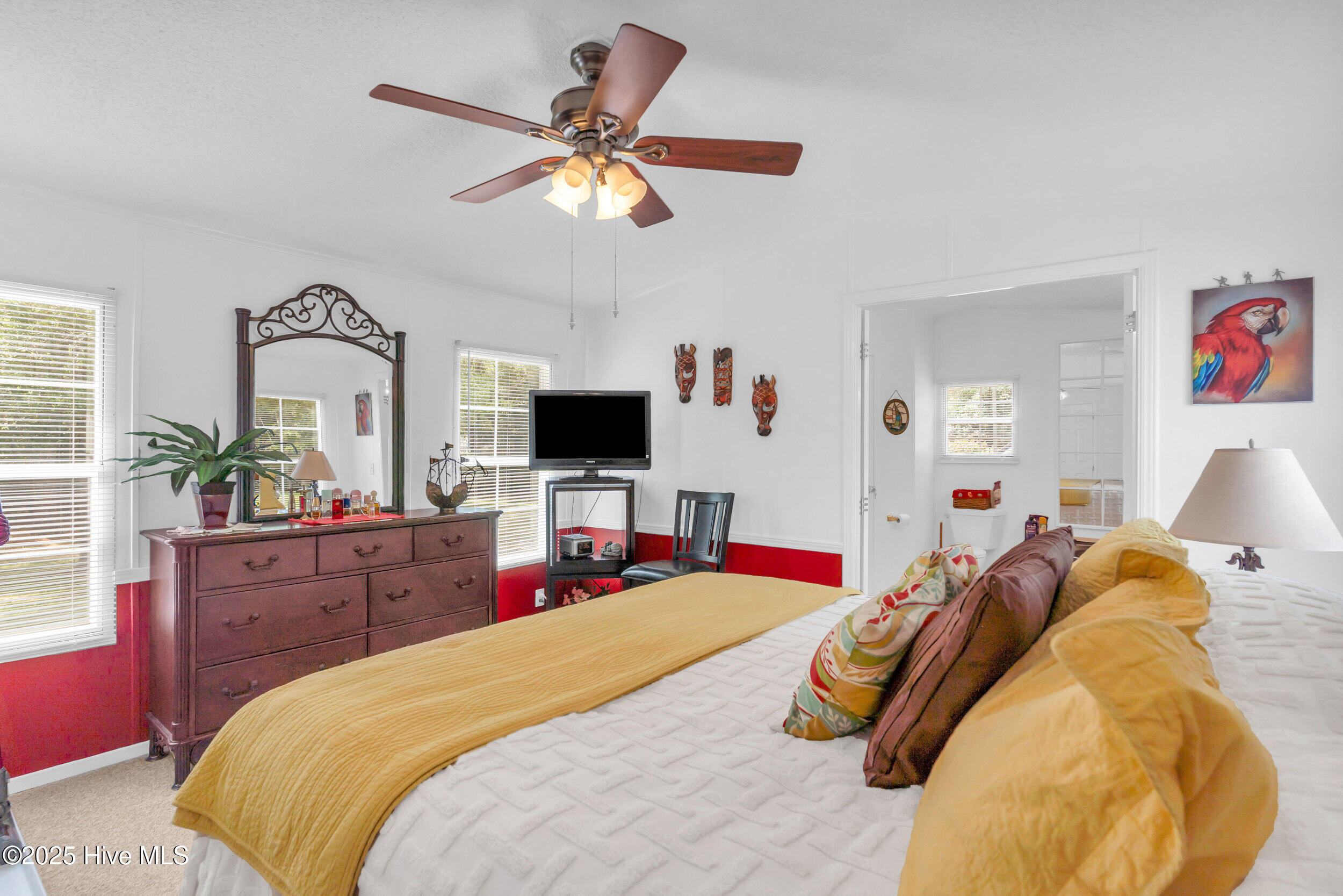 100559828 | Photo 14