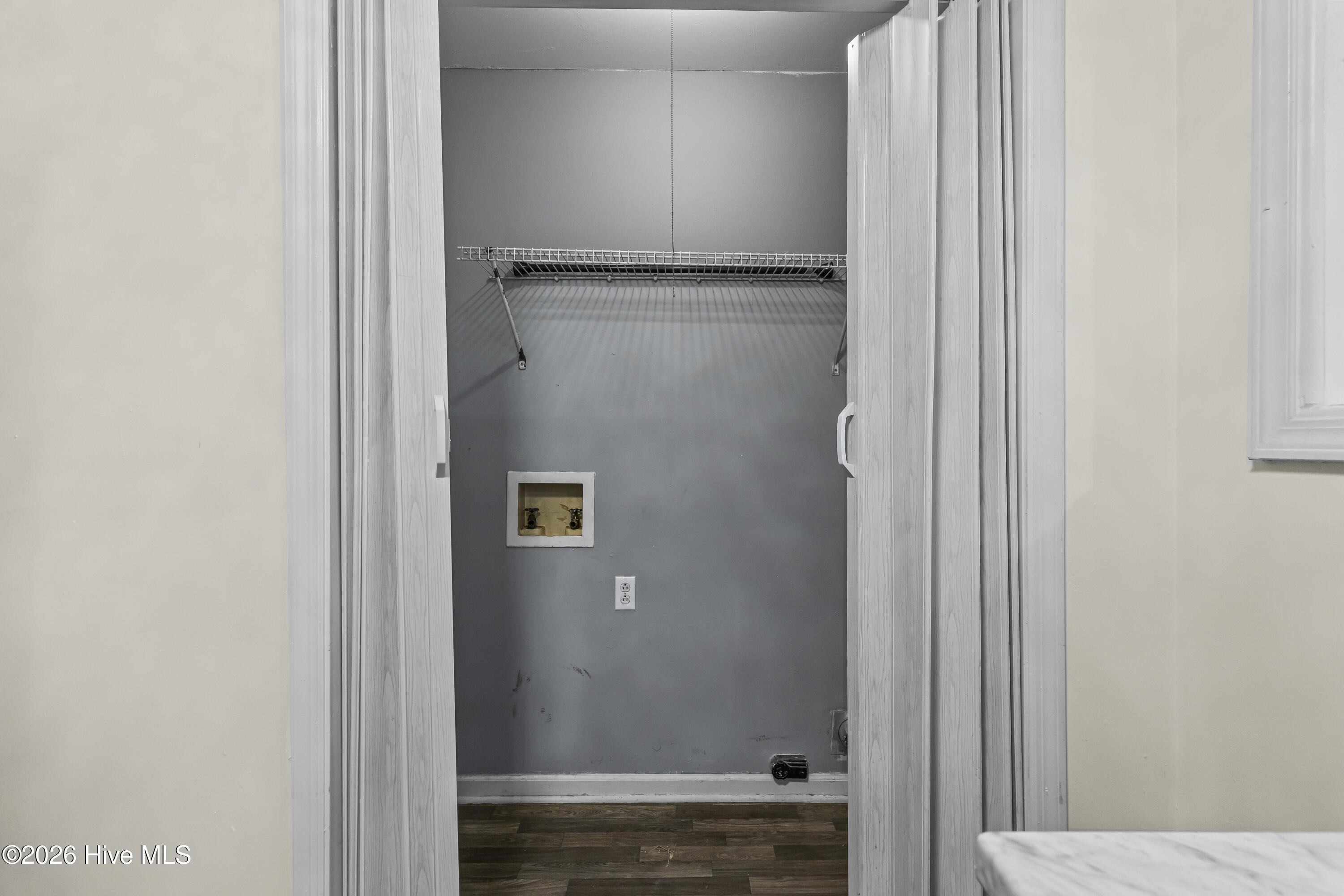 100550211 | Photo 13