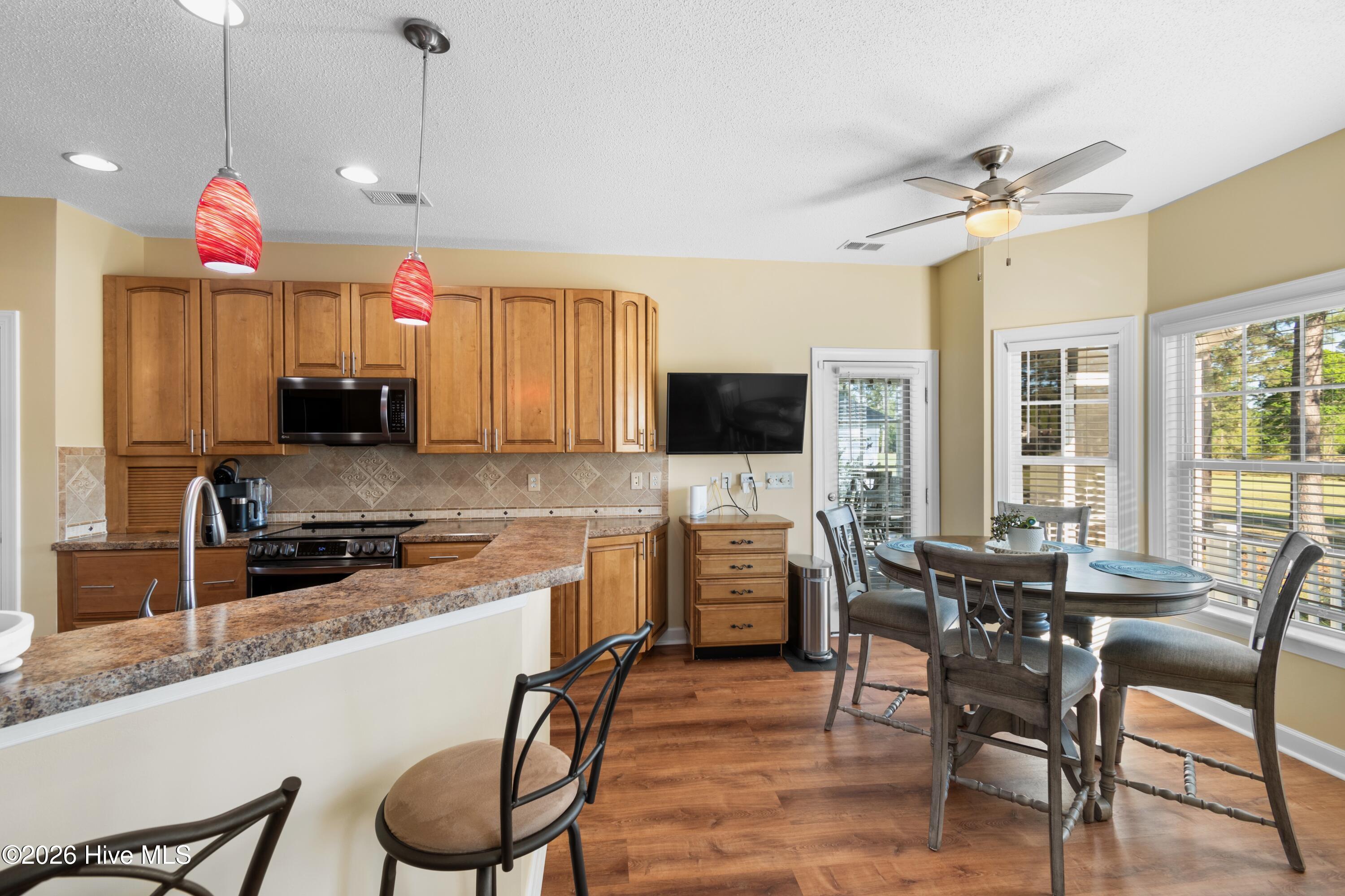 100564906 | Photo 15