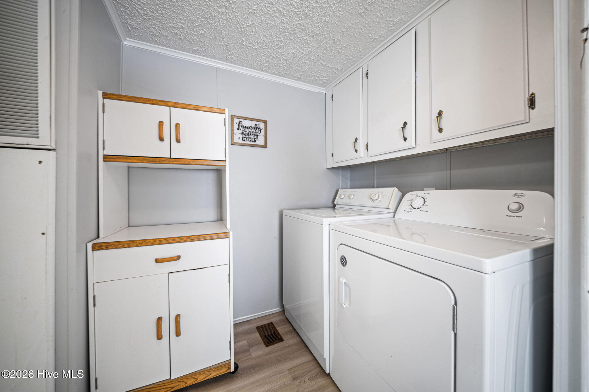 100561406 | Photo 23