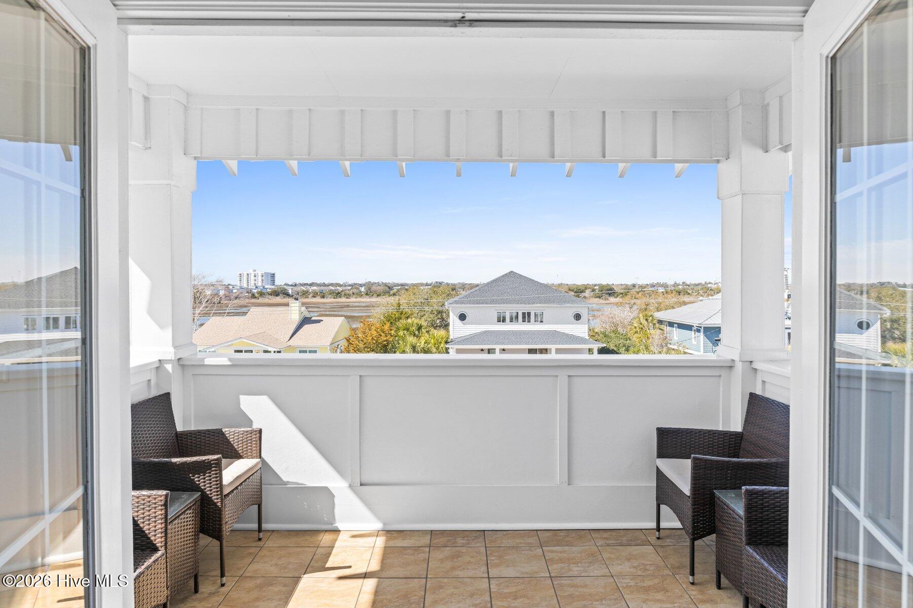 100557261 | Photo 38