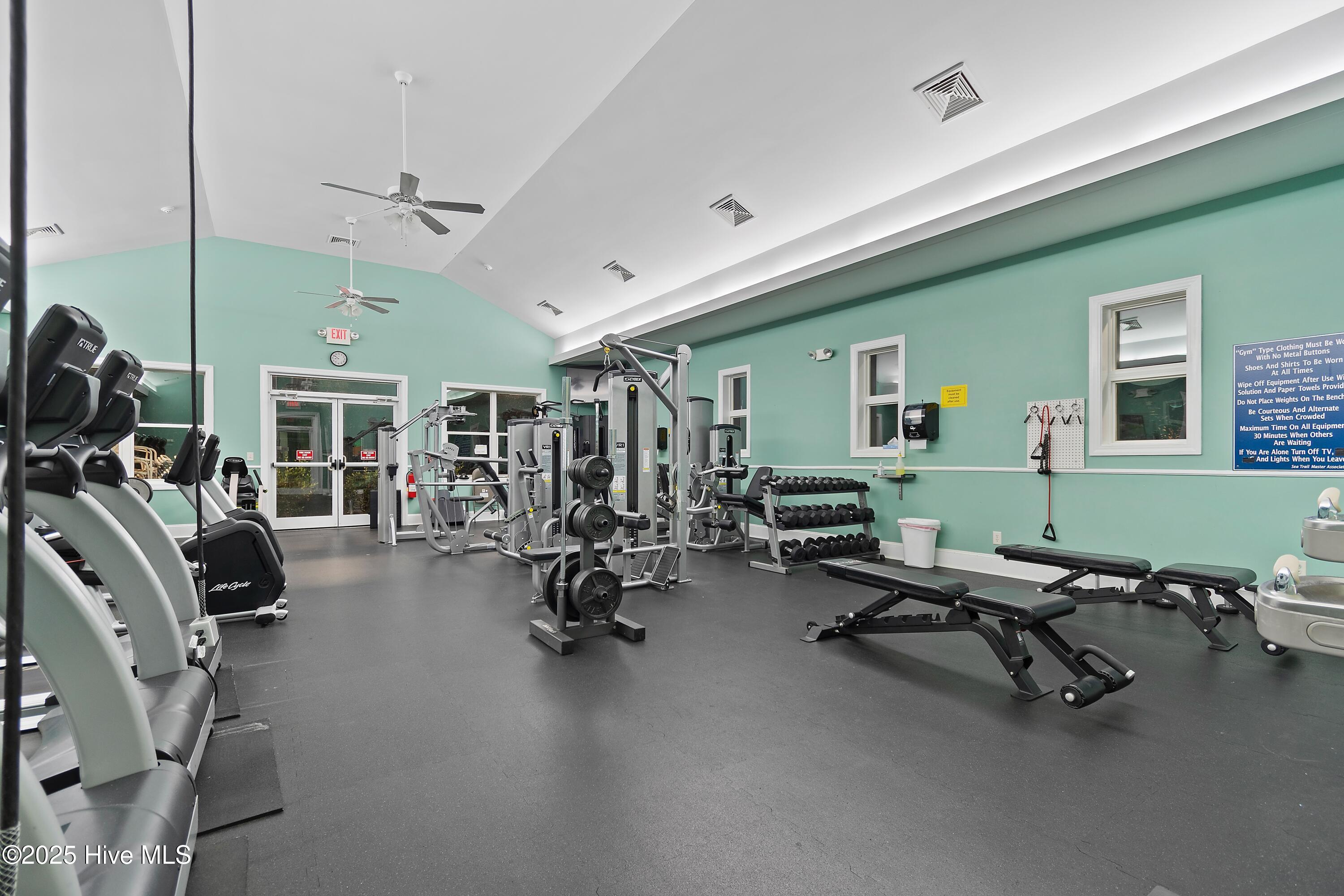 100545354 | Photo 65