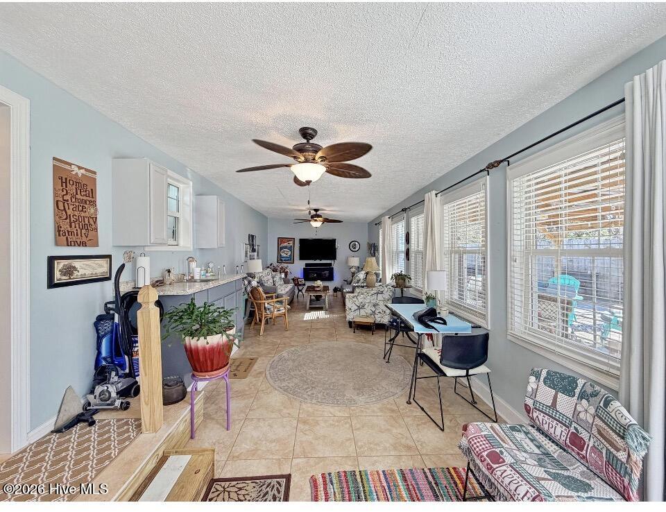 100549089 | Photo 18