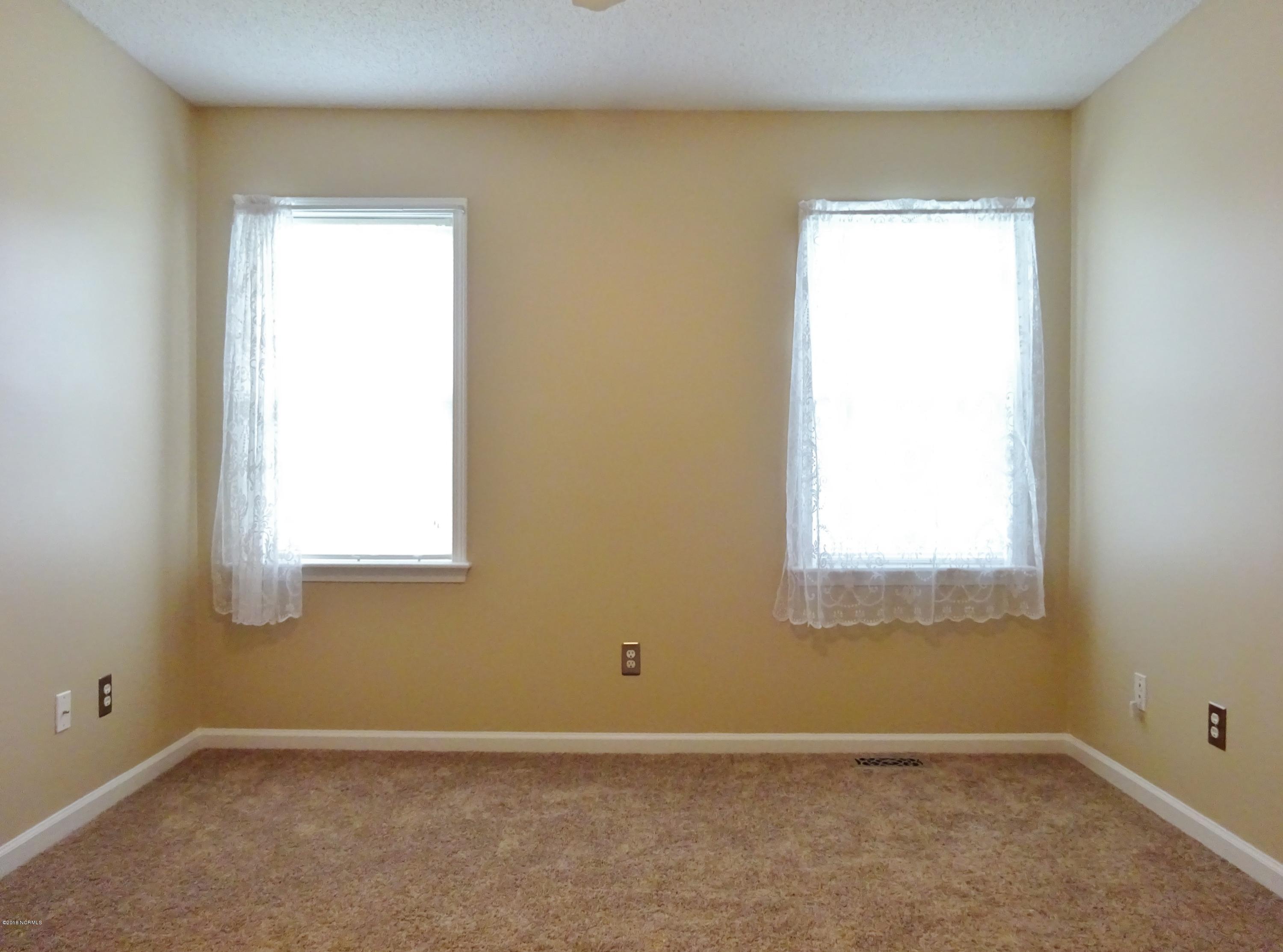 100555136 | Photo 10