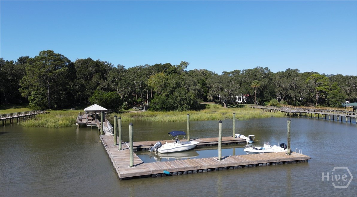 Wymberly Yacht Club 200 Yards away