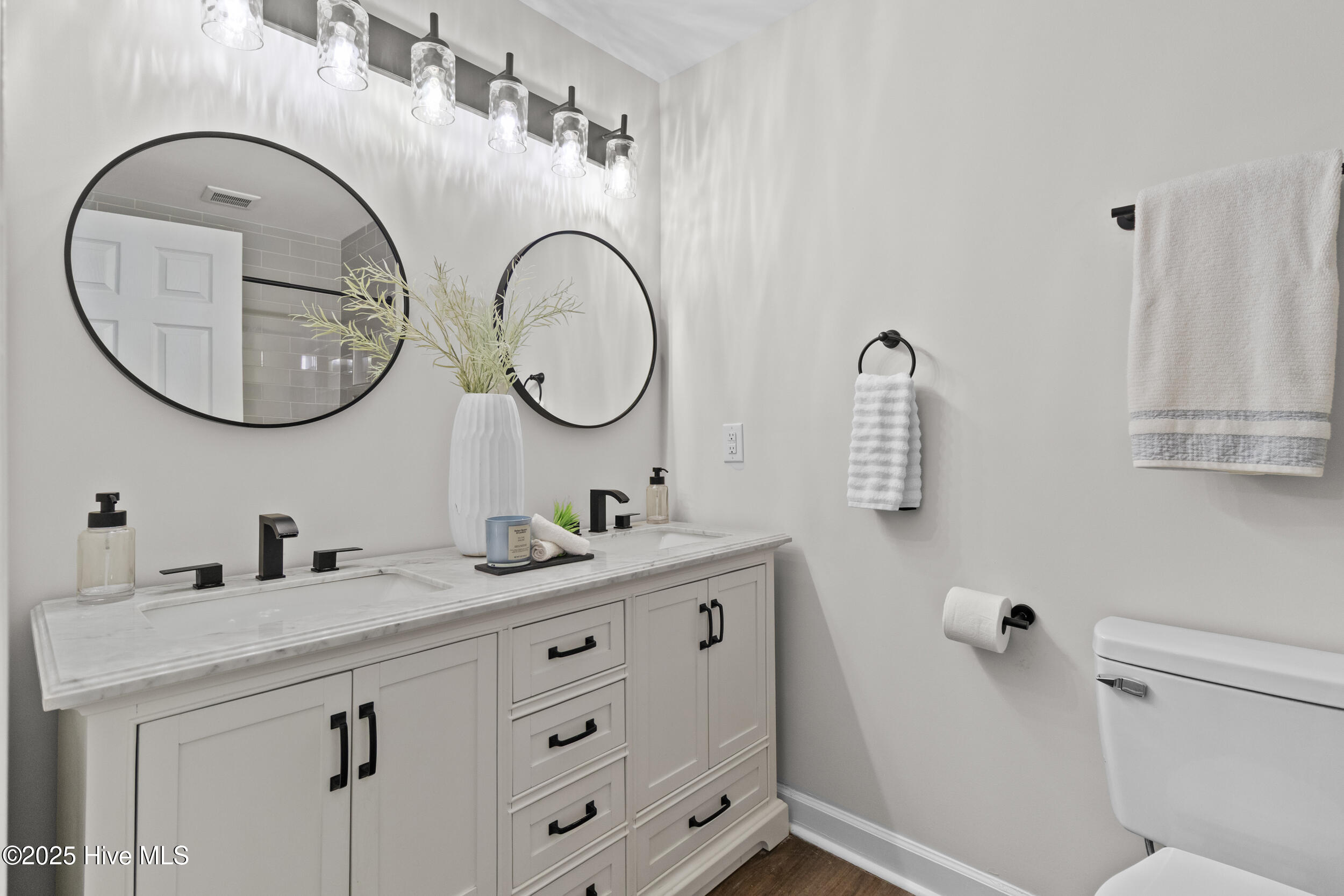 100534171 | Photo 22