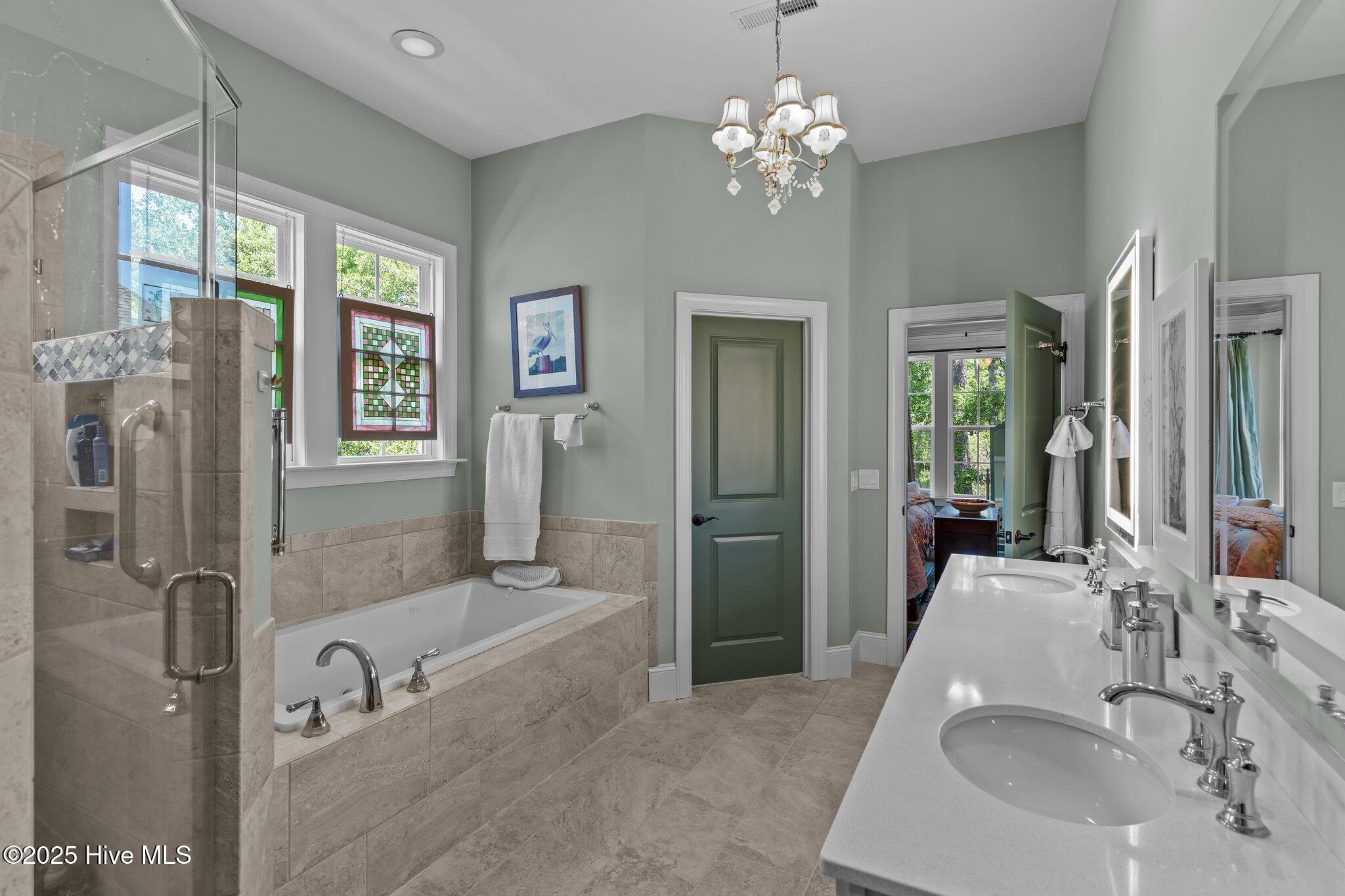 100513257 | Photo 34