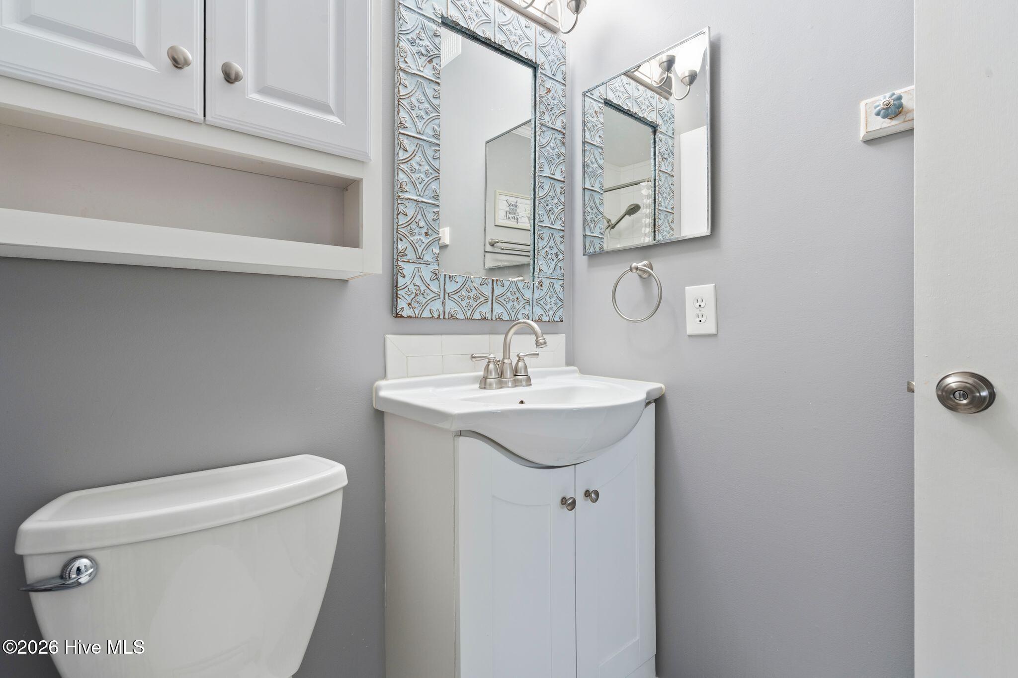 100554597 | Photo 35