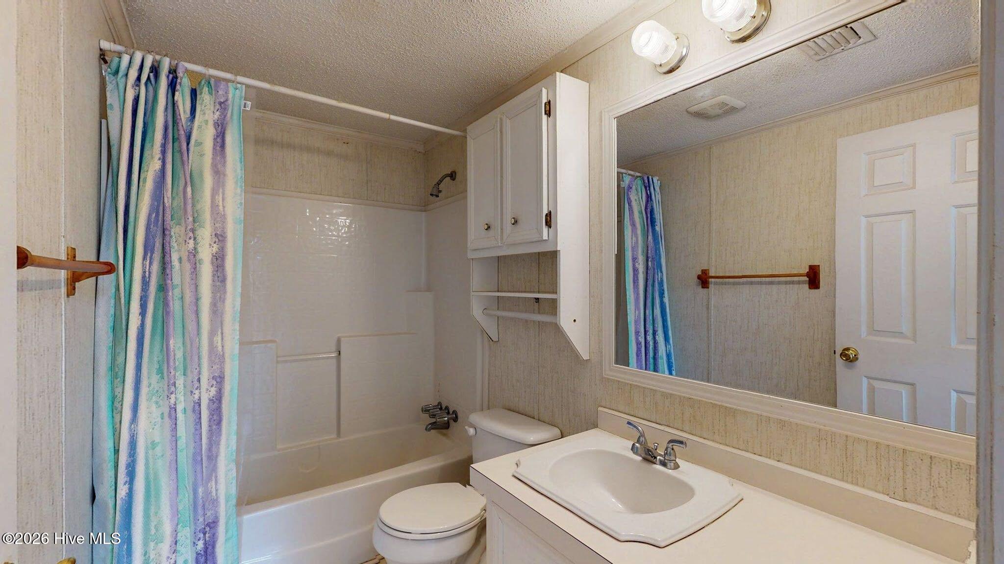 100563079 | Photo 11