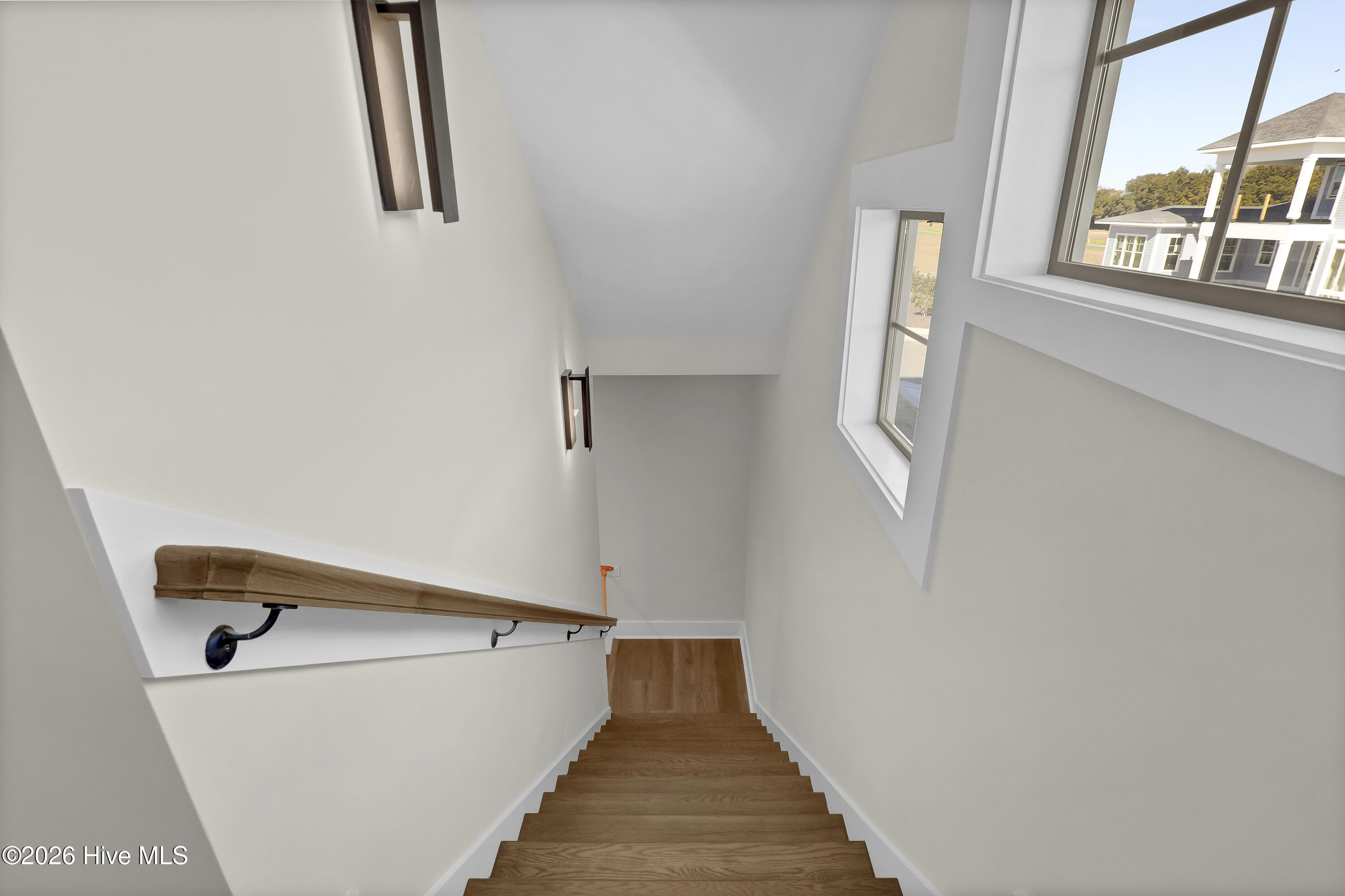 100490520 | Photo 30