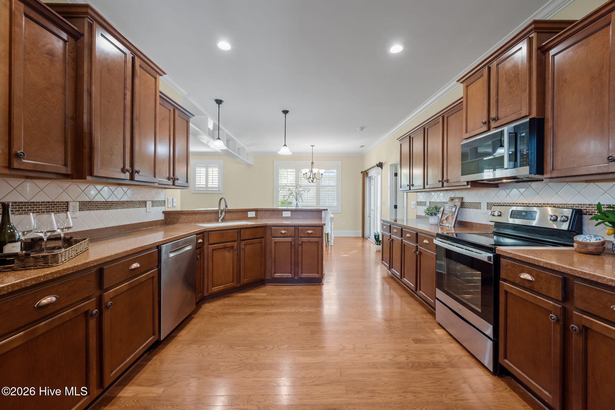 100569497 | Photo 17