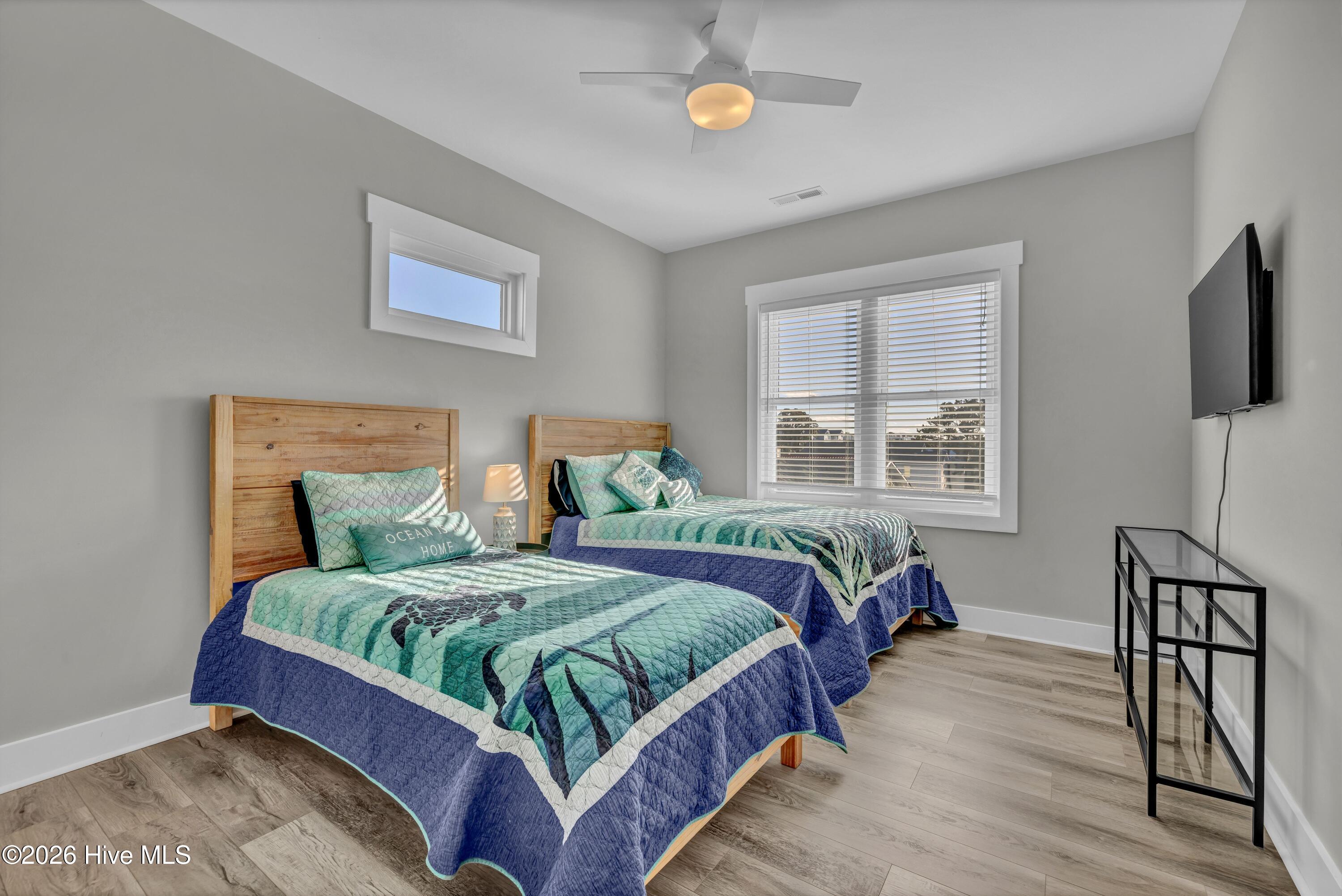 100549808 | Photo 39