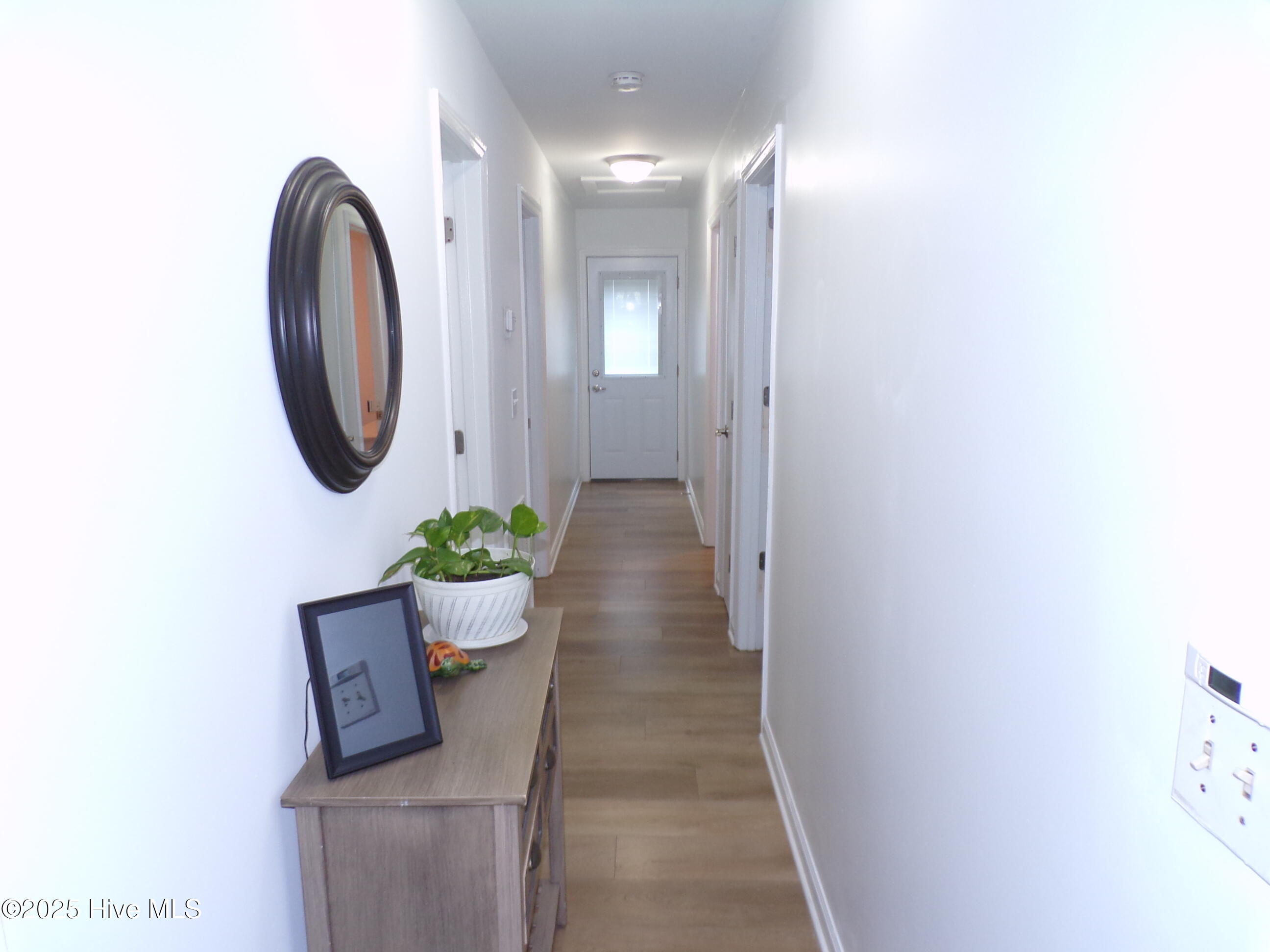 100520193 | Photo 10