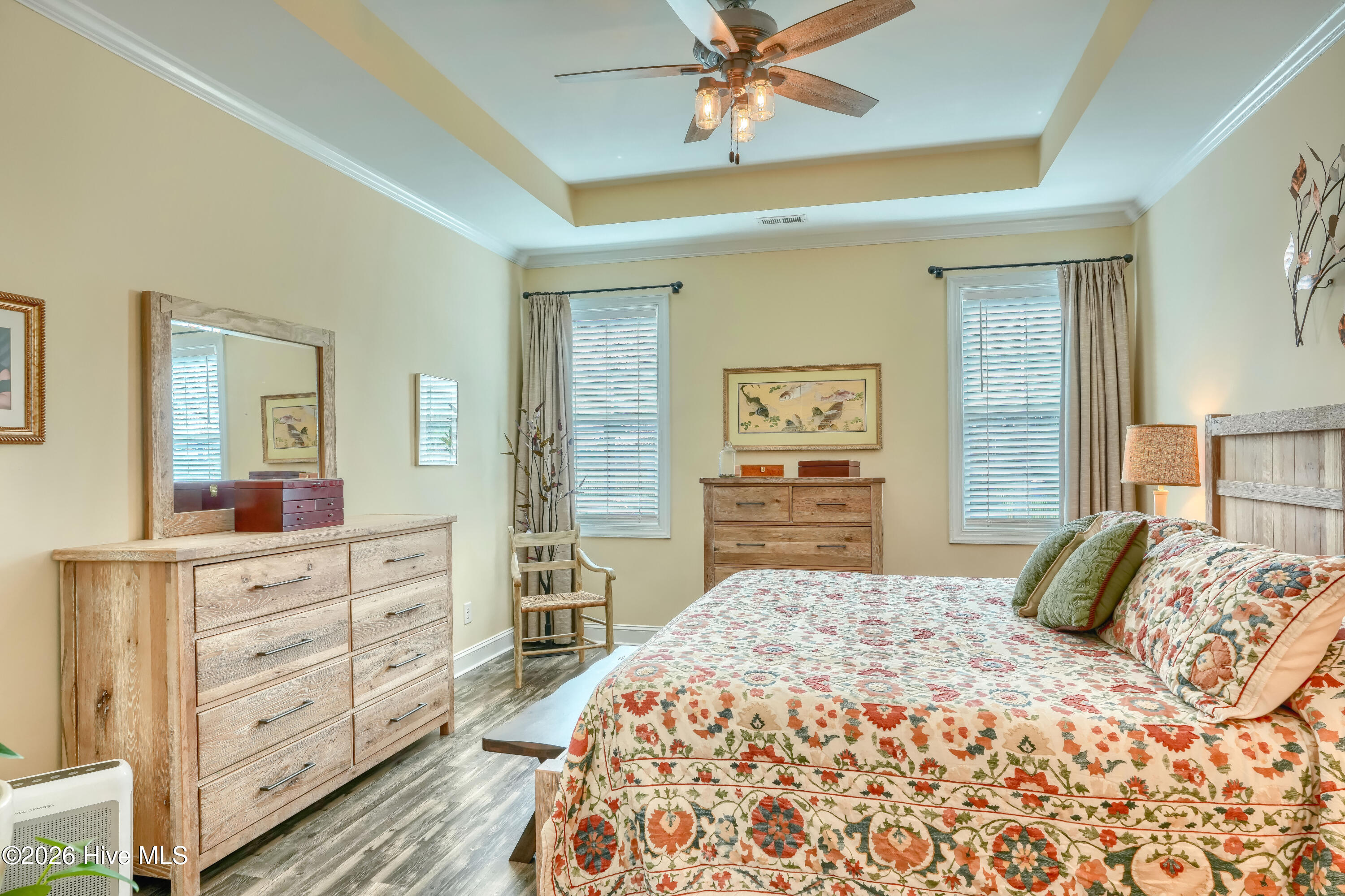 100563582 | Photo 28