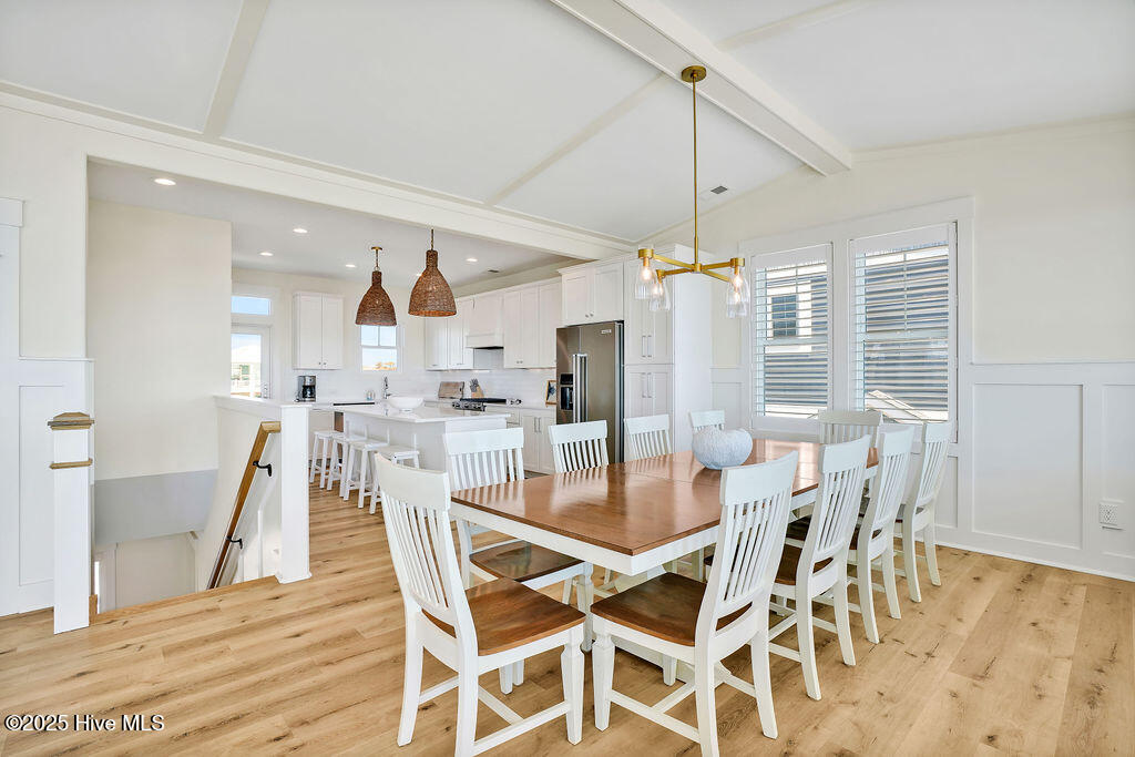 100541995 | Photo 38