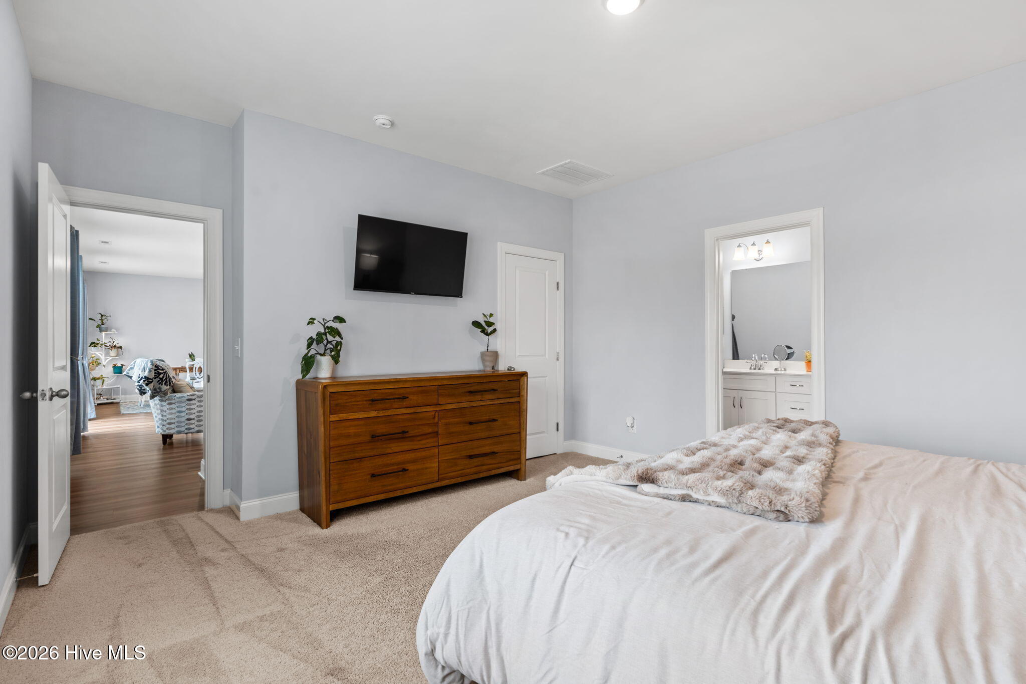 100556728 | Photo 26