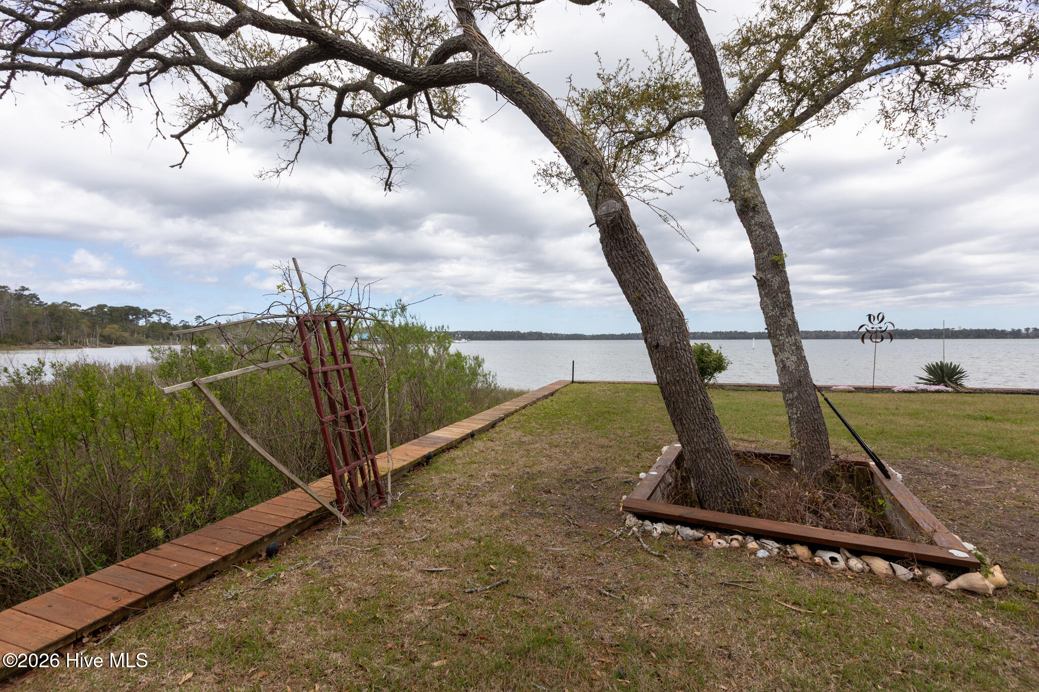 100565718 | Photo 49