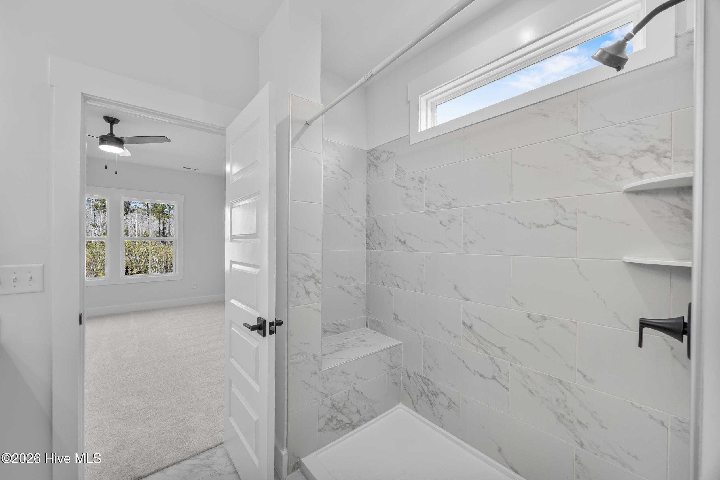 100560726 | Photo 28