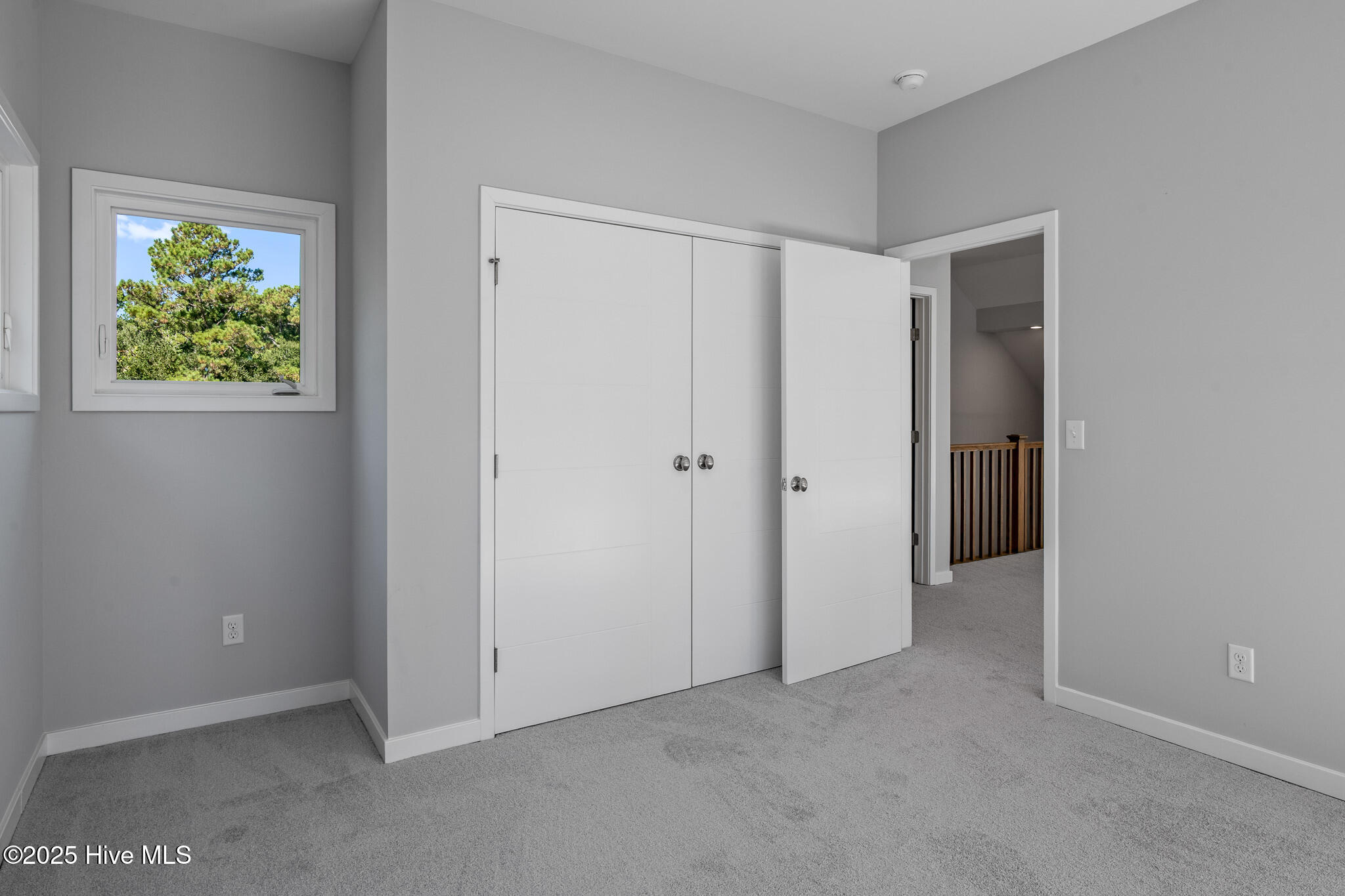 100540412 | Photo 46