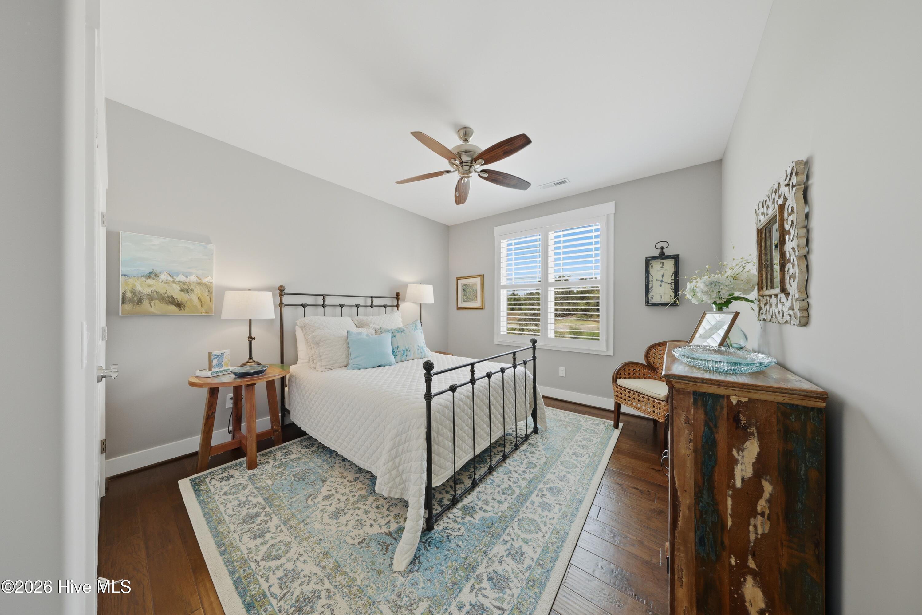 100569596 | Photo 32