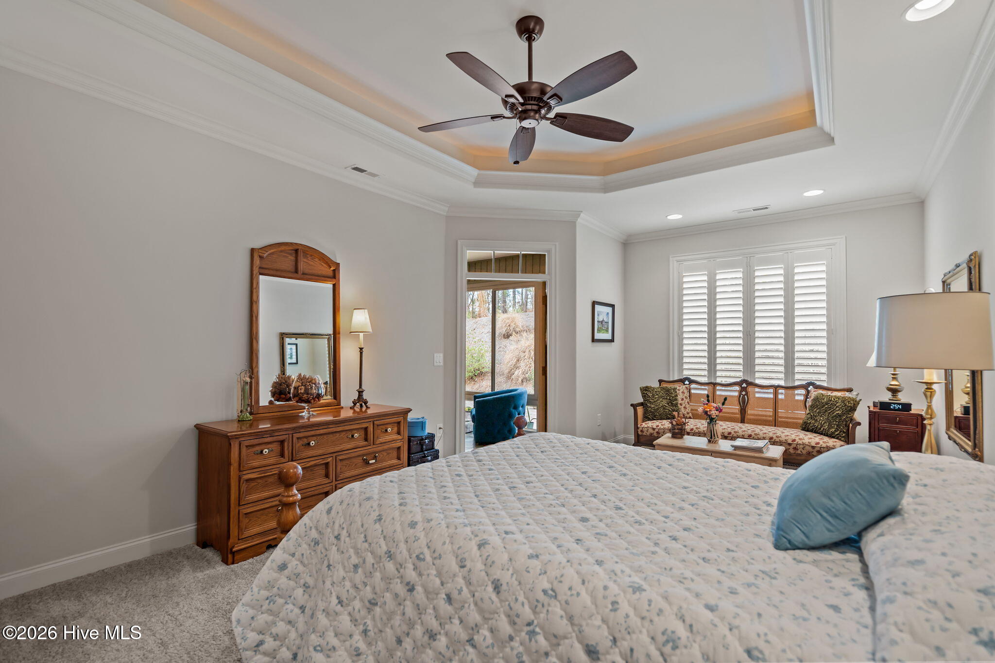 100565416 | Photo 36