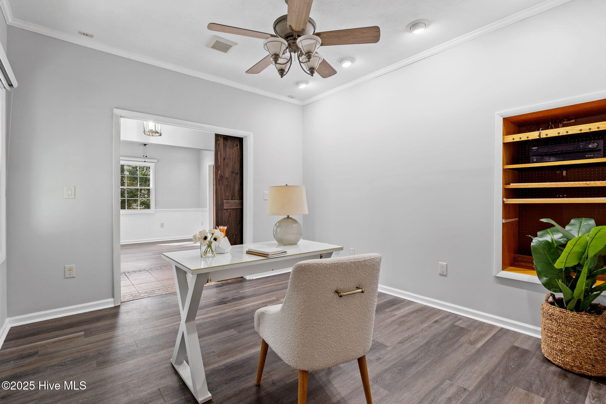 100497735 | Photo 19