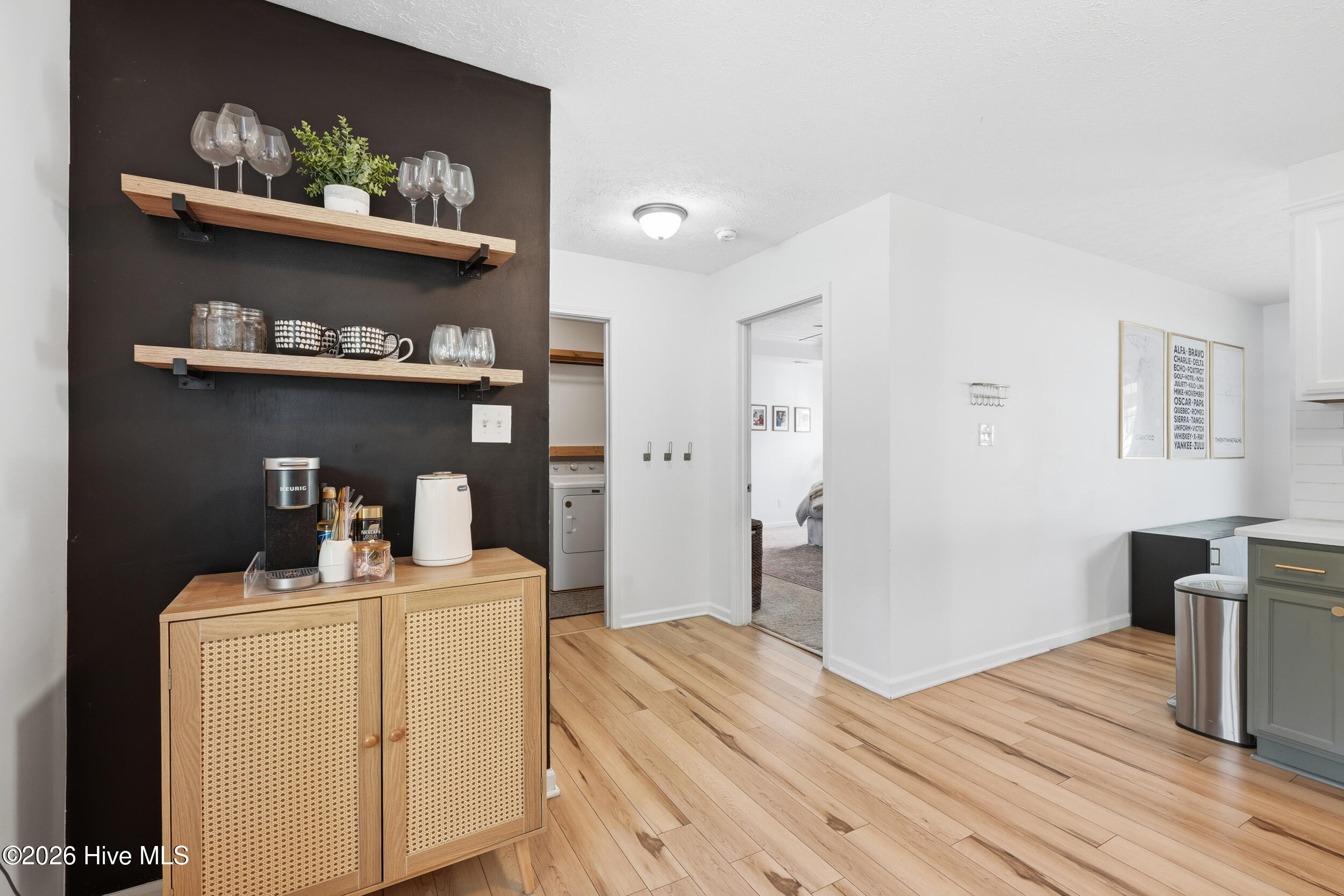 100567725 | Photo 16