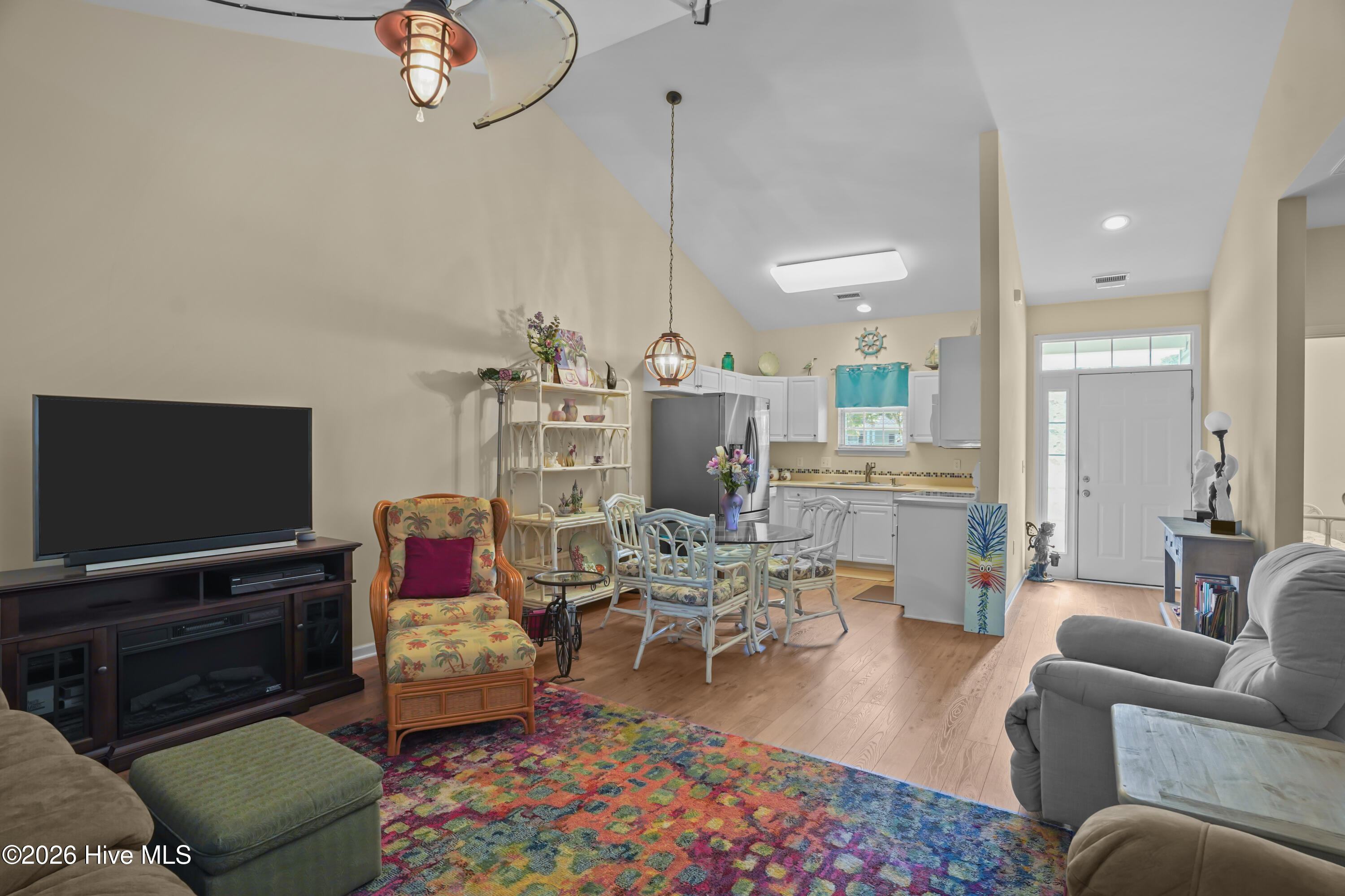 100570621 | Photo 10