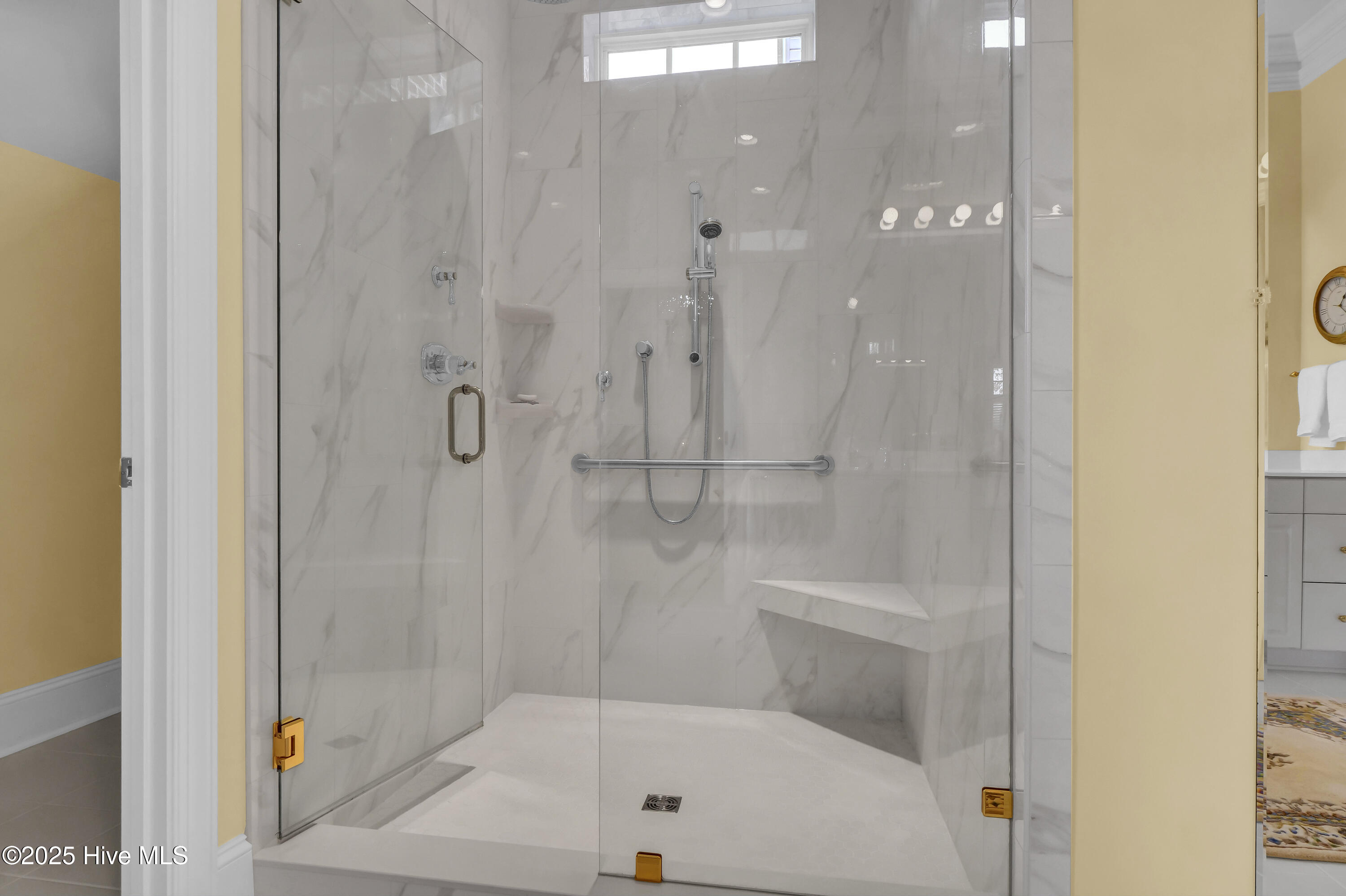 100559823 | Photo 29