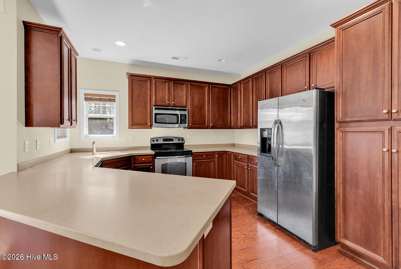 100566438 | Photo 21