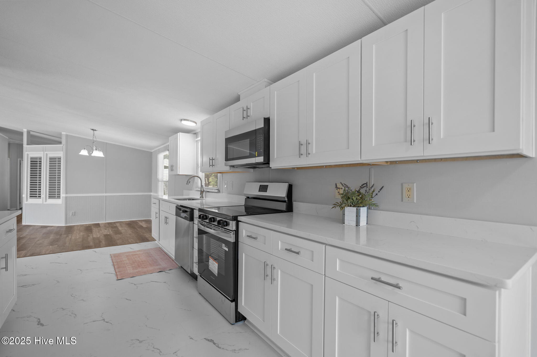 100536867 | Photo 18