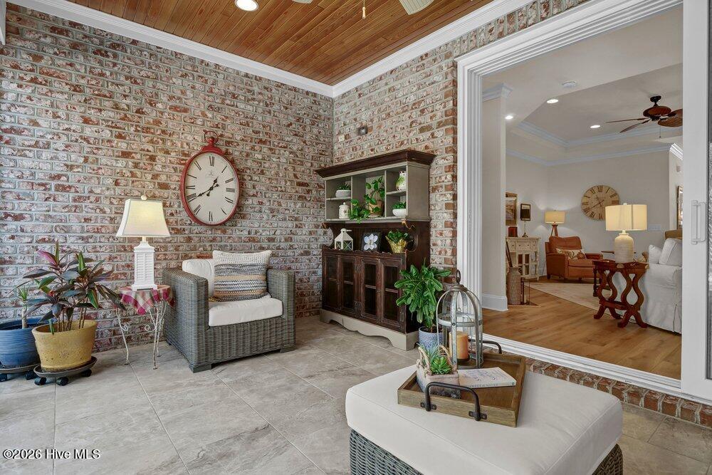 100550576 | Photo 23