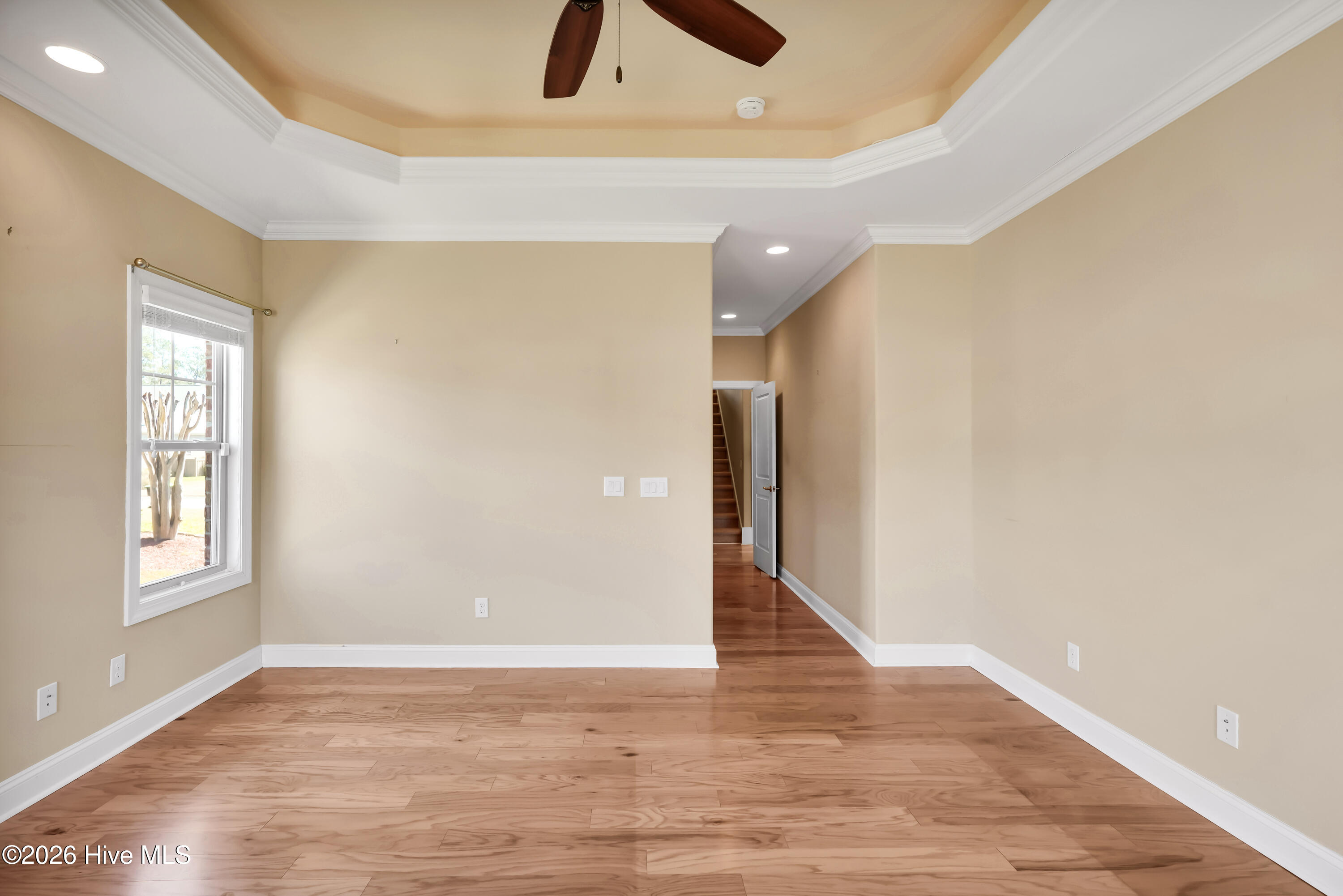 100562046 | Photo 15