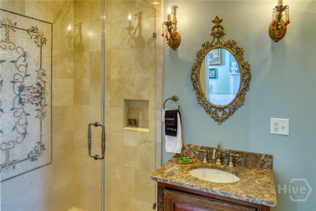 14 E Taylor Street, Savannah, GA, 31401