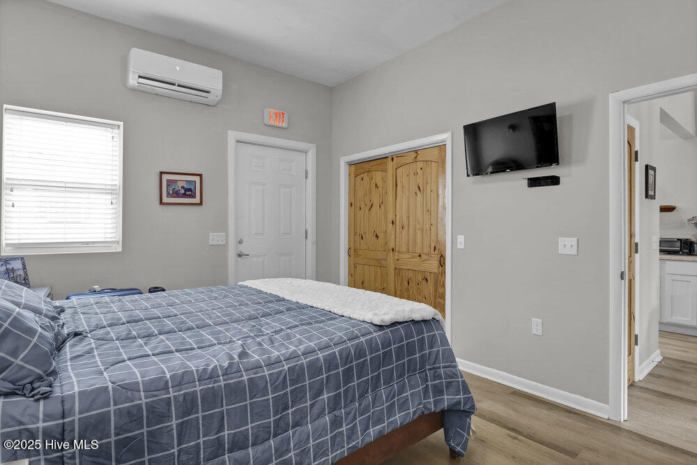 100543464 | Photo 32